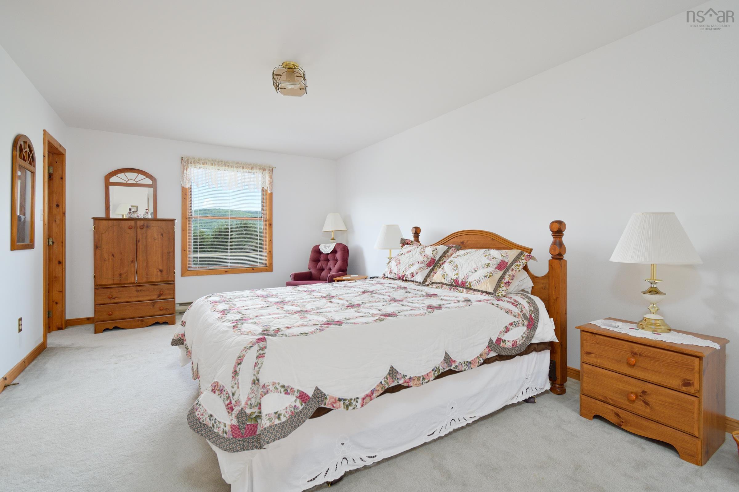 $549,900.00: 776 105 Highway, Boularderie East