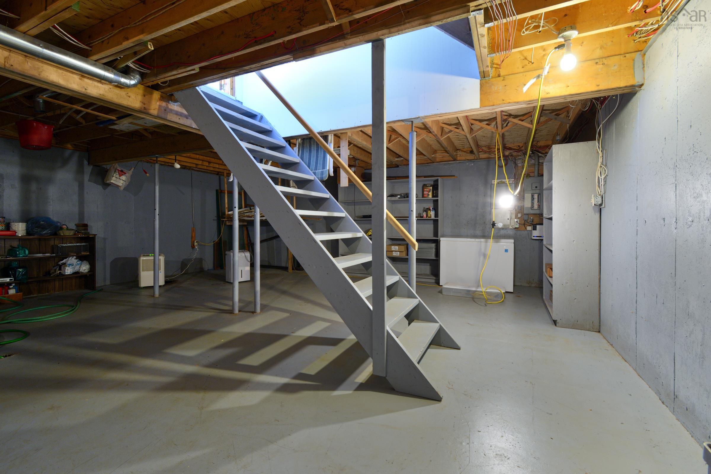 $549,900.00: 776 105 Highway, Boularderie East