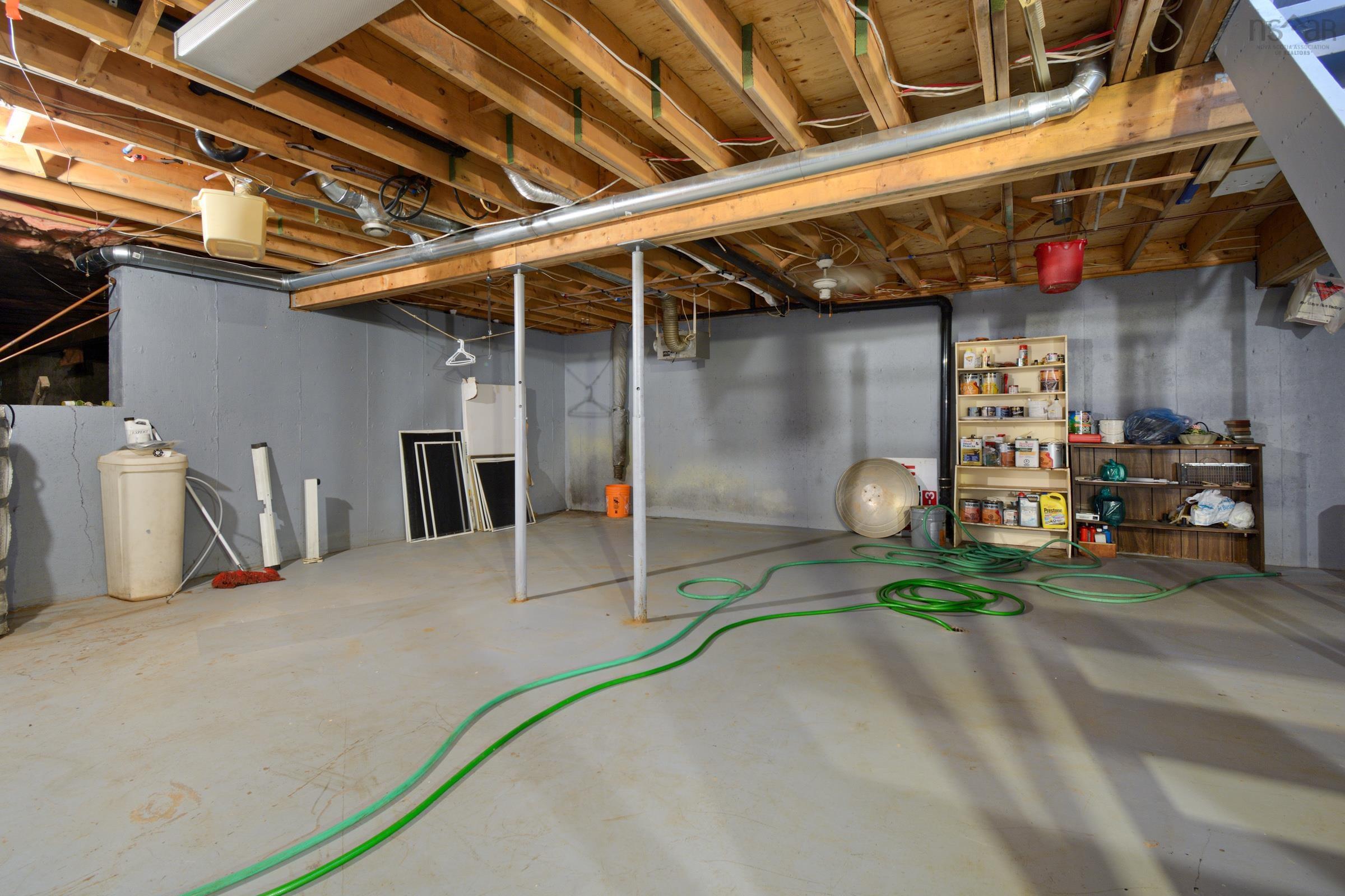 $549,900.00: 776 105 Highway, Boularderie East