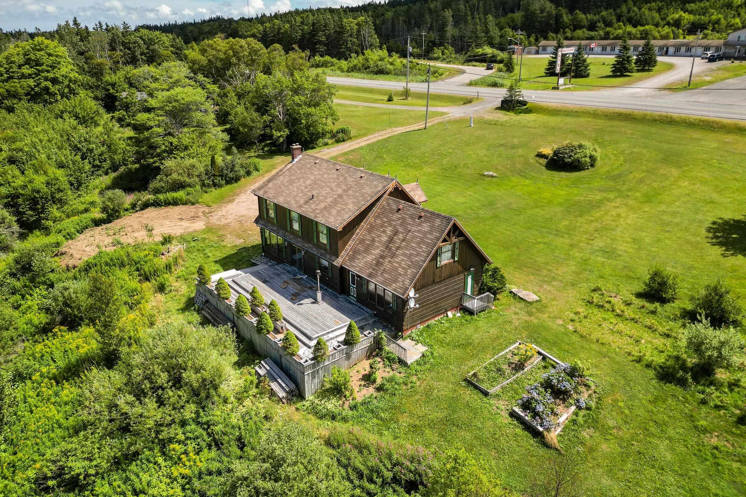 $549,900.00: 776 105 Highway, Boularderie East