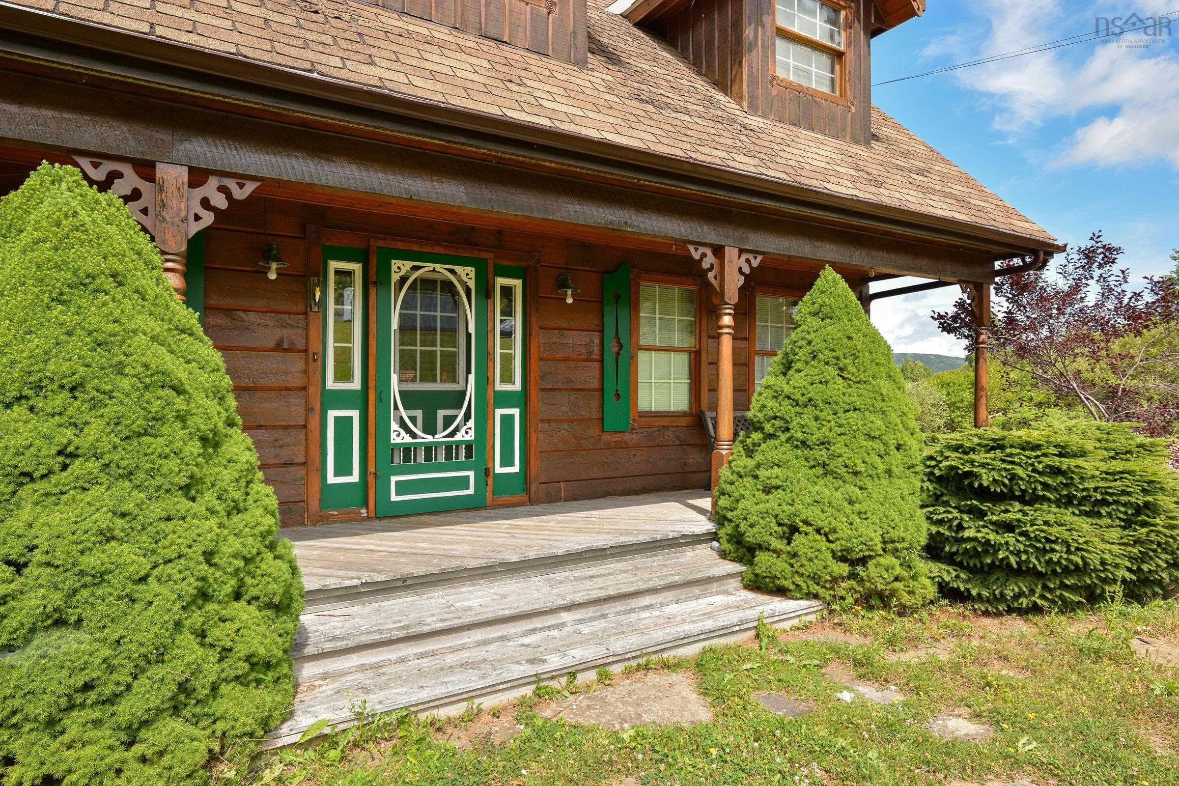 $549,900.00: 776 105 Highway, Boularderie East