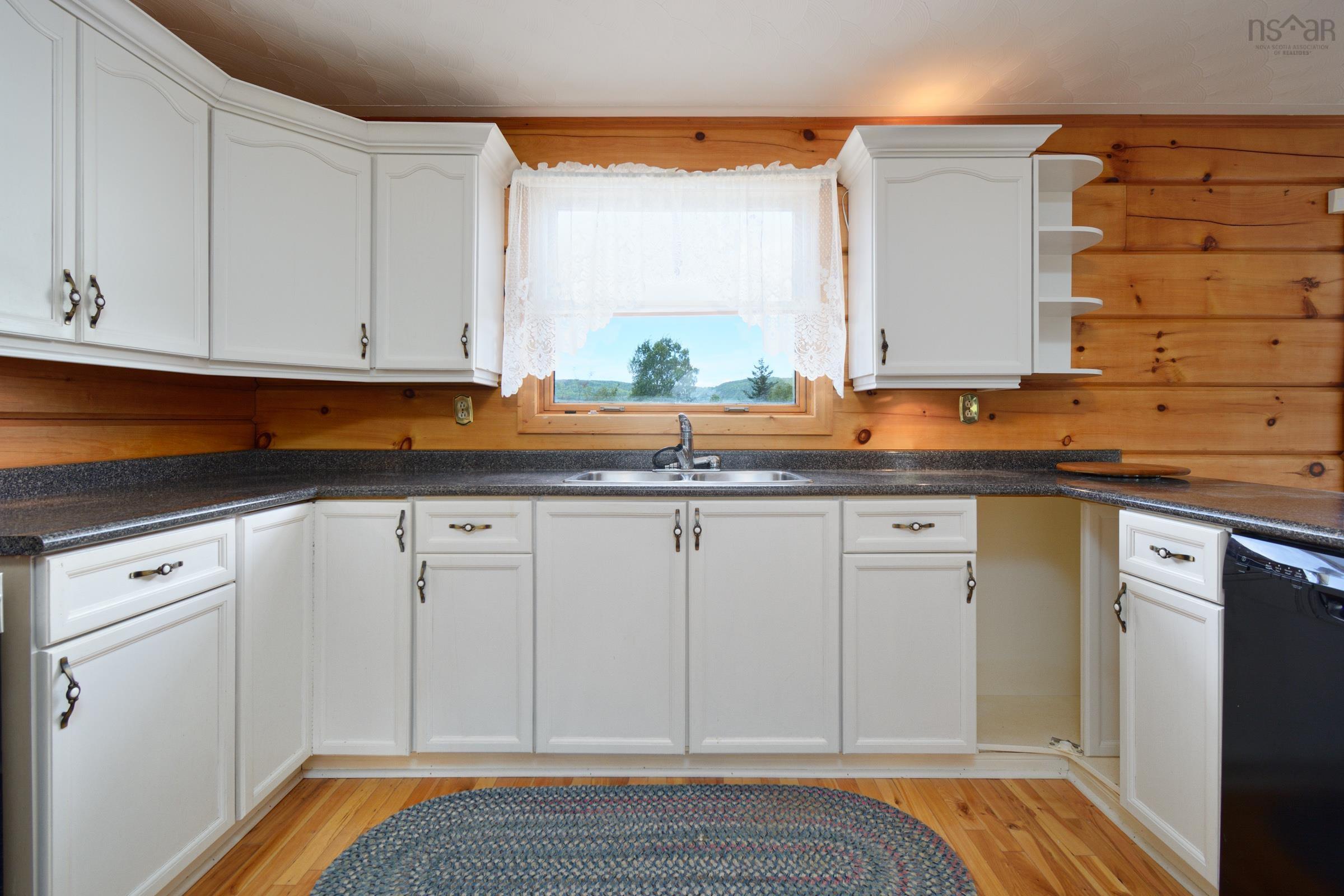 $549,900.00: 776 105 Highway, Boularderie East