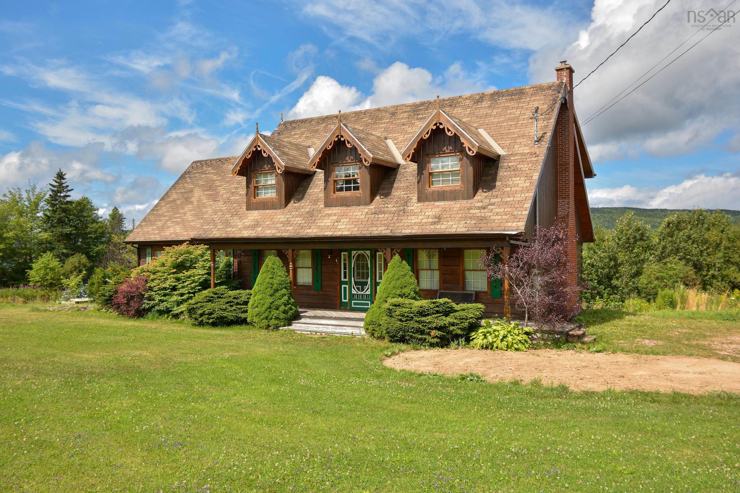 $549,900.00: 776 105 Highway, Boularderie East