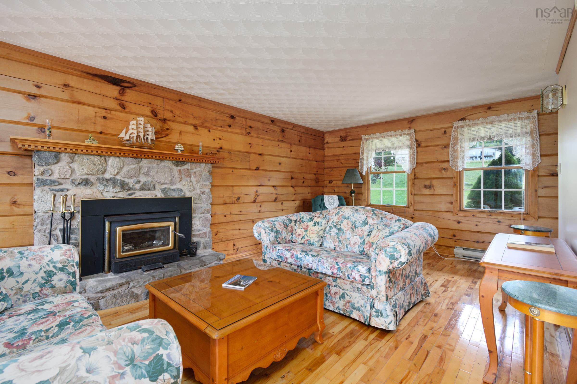 $549,900.00: 776 105 Highway, Boularderie East