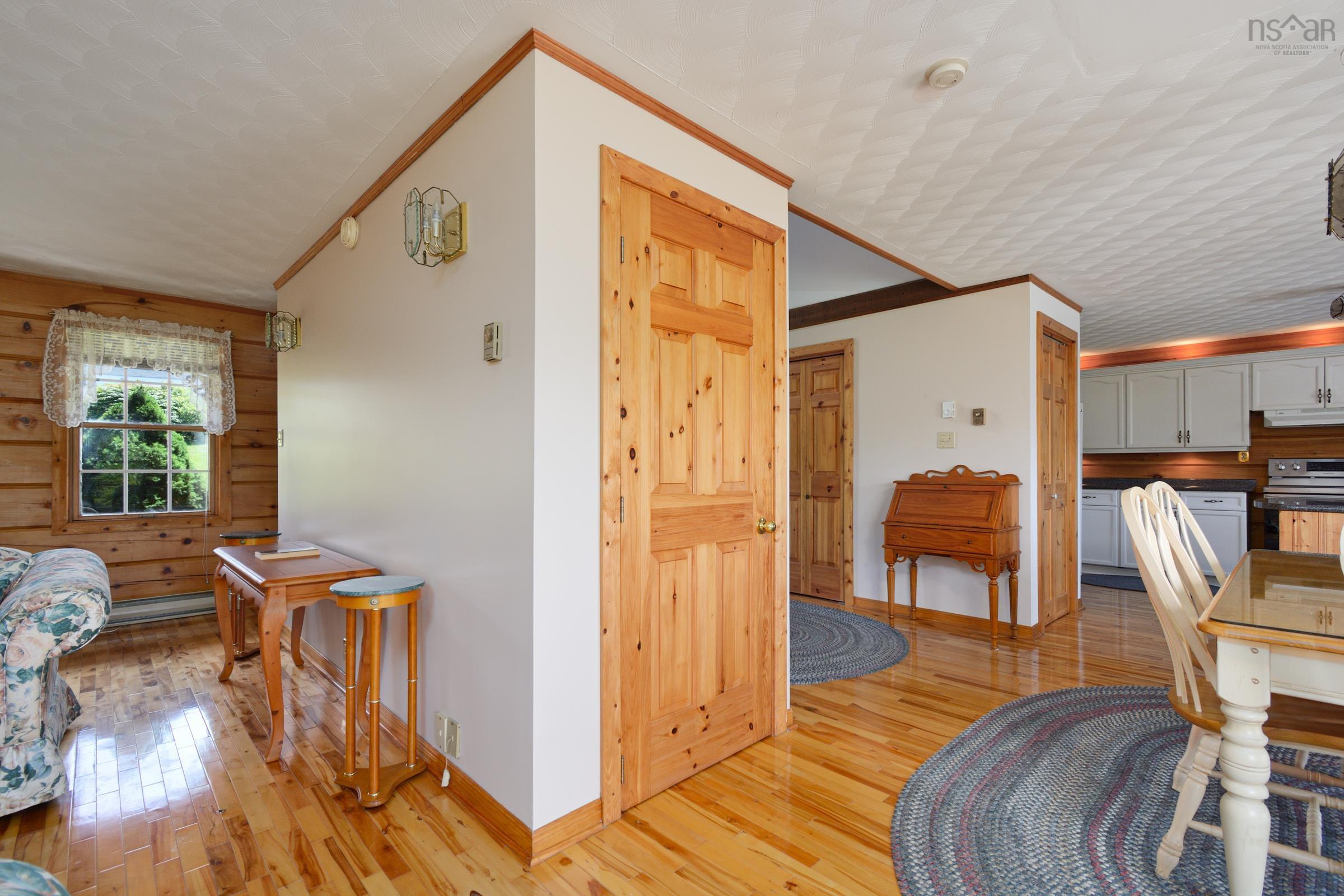 $549,900.00: 776 105 Highway, Boularderie East