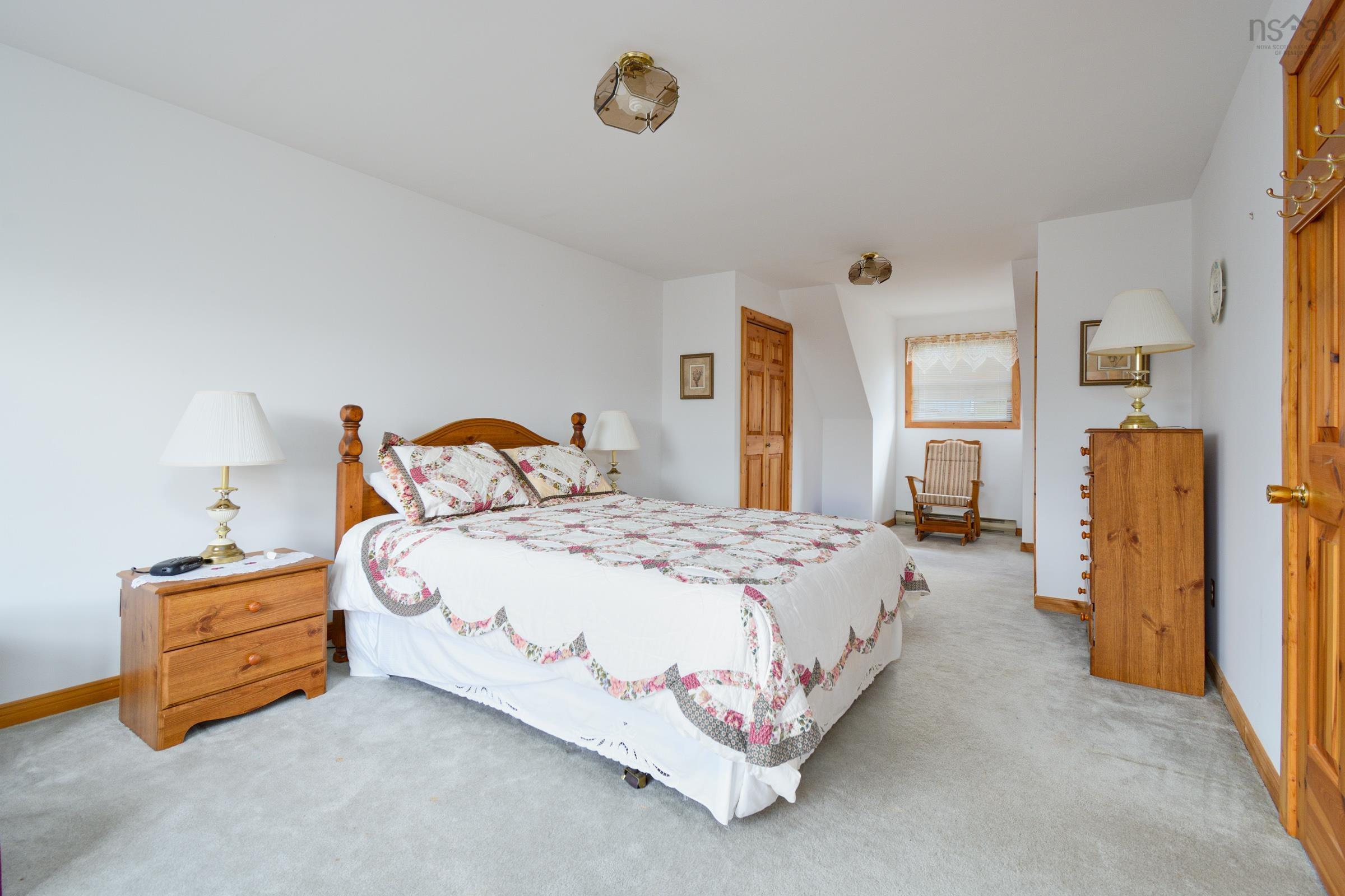 $549,900.00: 776 105 Highway, Boularderie East