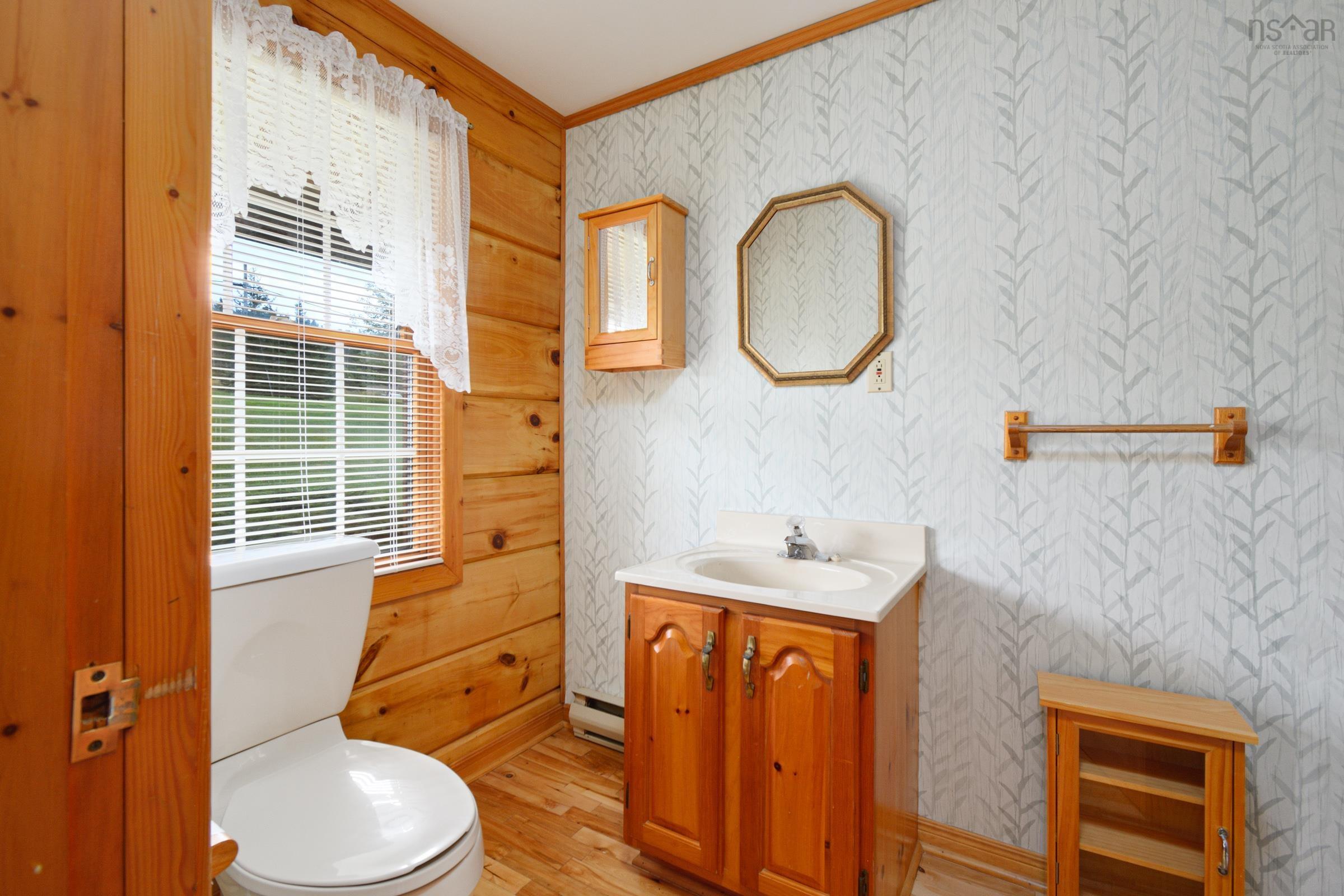 $549,900.00: 776 105 Highway, Boularderie East