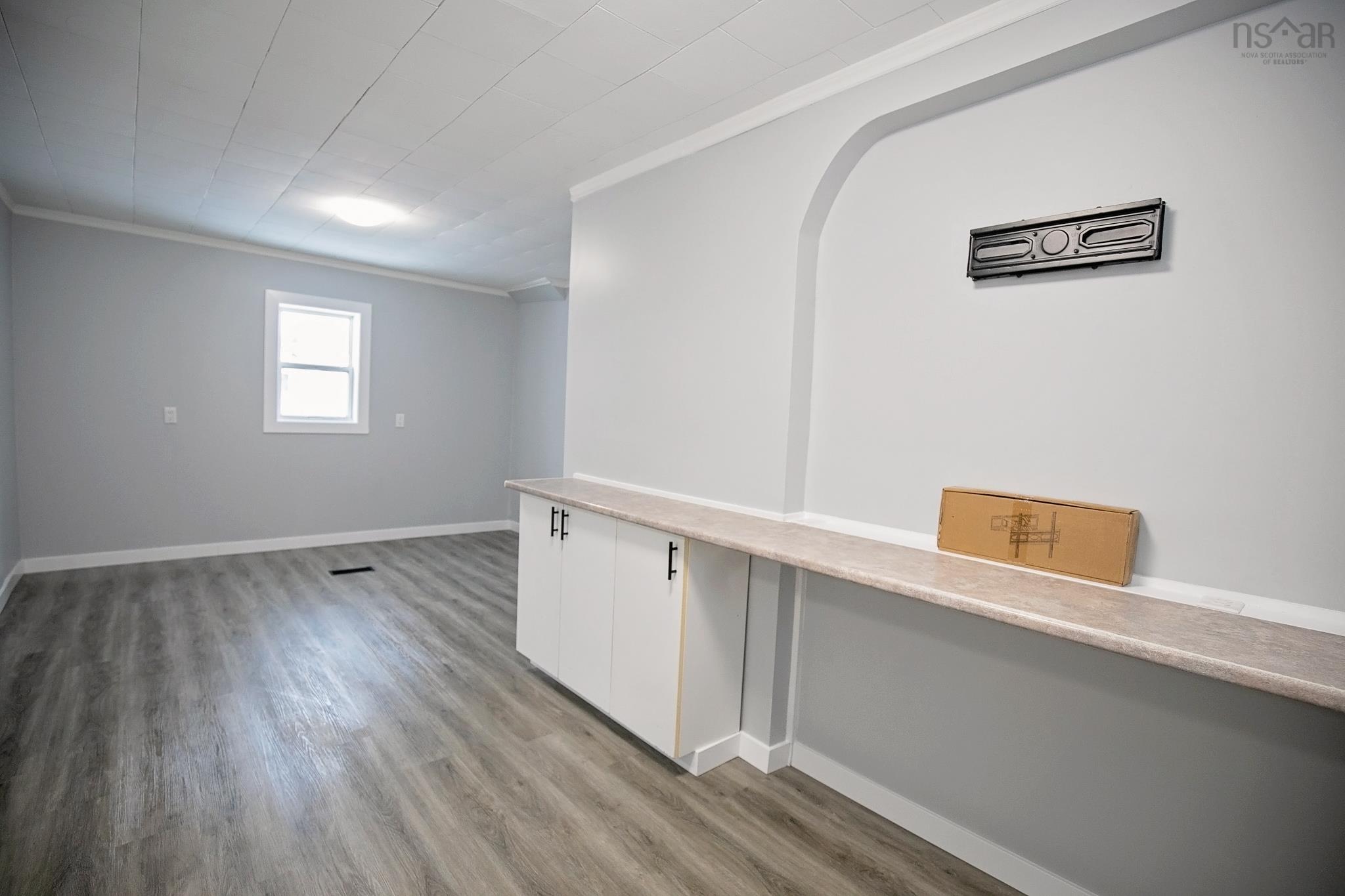 $244,900.00: 32 Douglas Avenue, Amherst