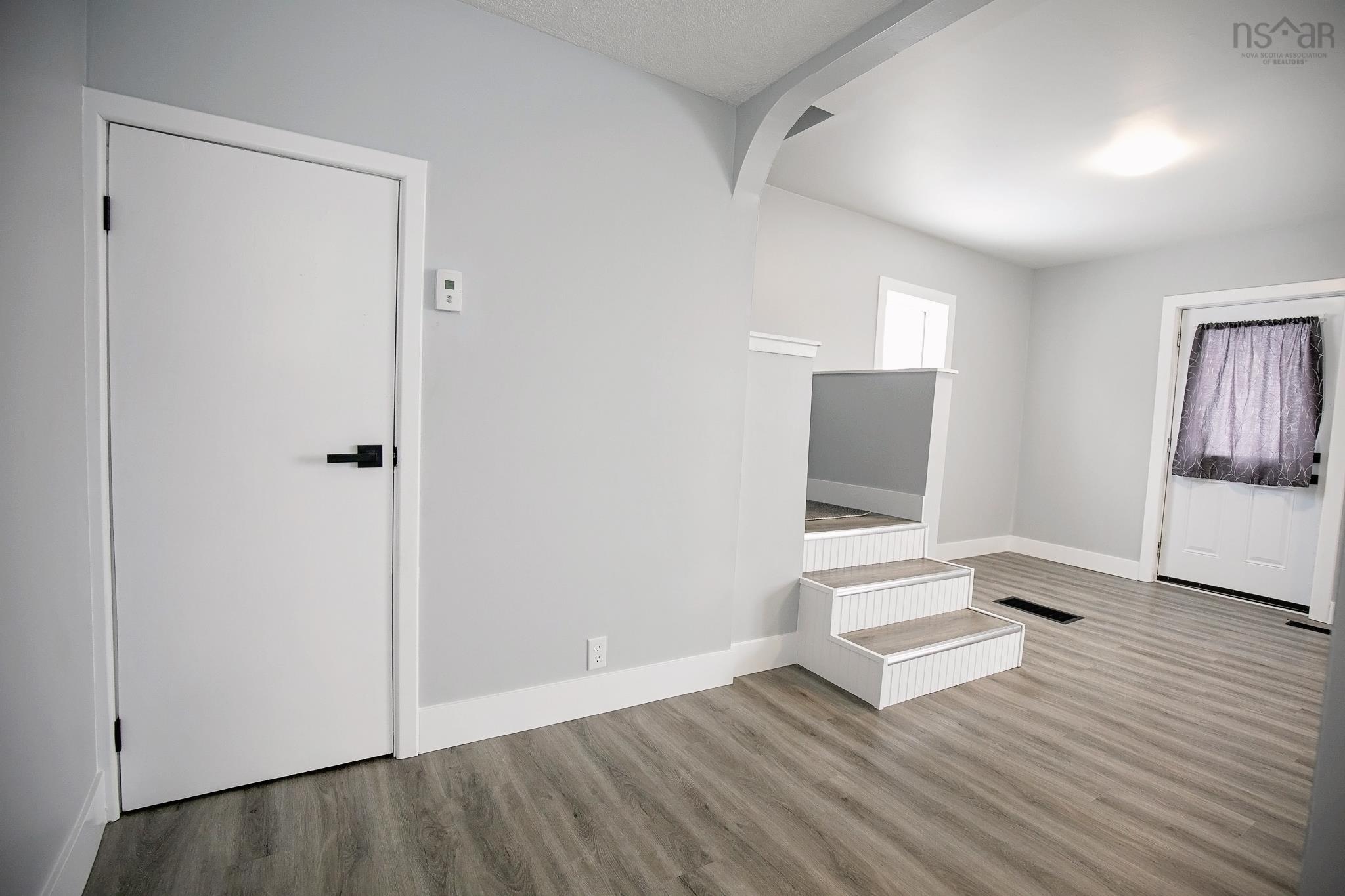 $244,900.00: 32 Douglas Avenue, Amherst