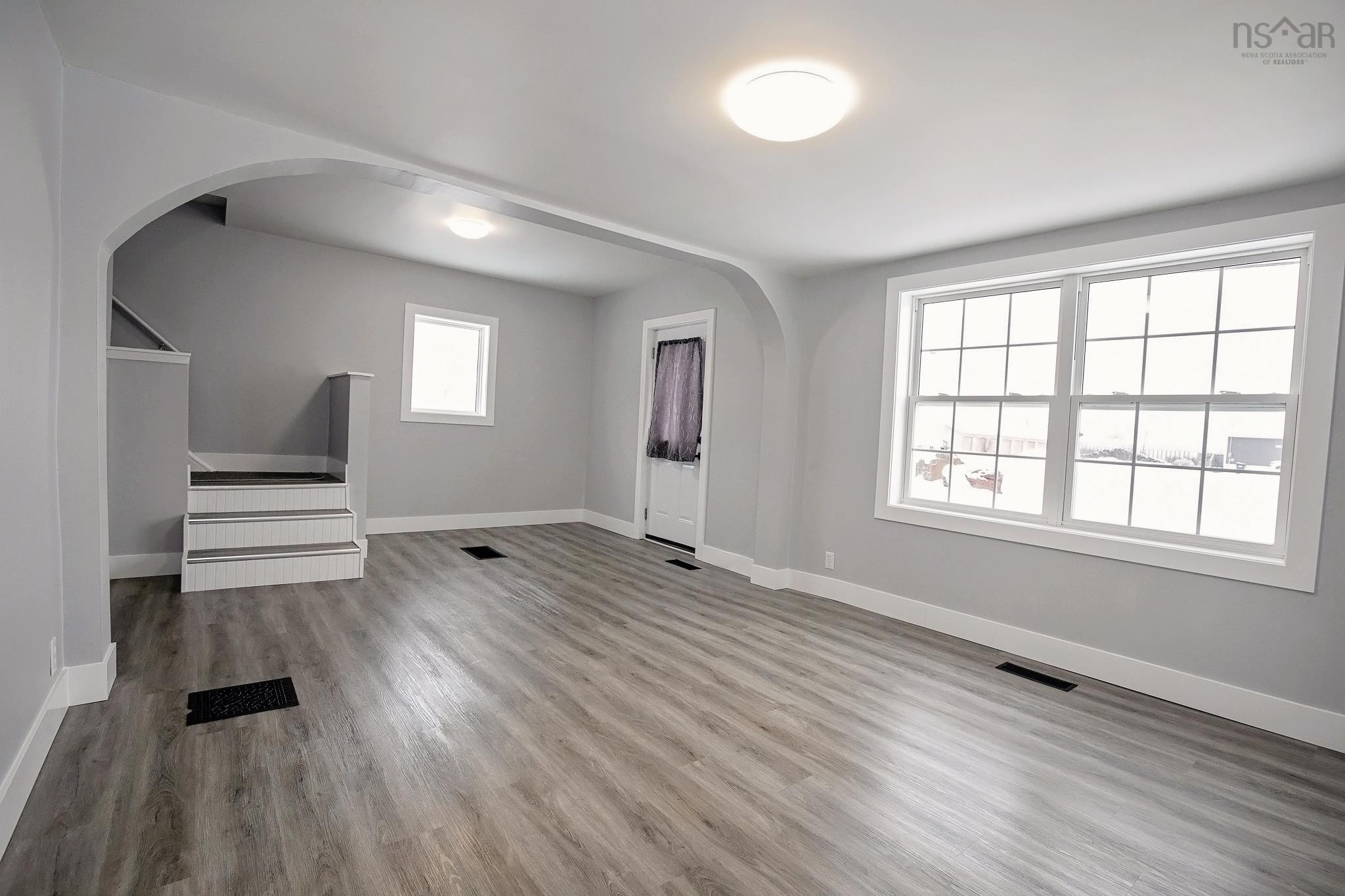 $244,900.00: 32 Douglas Avenue, Amherst