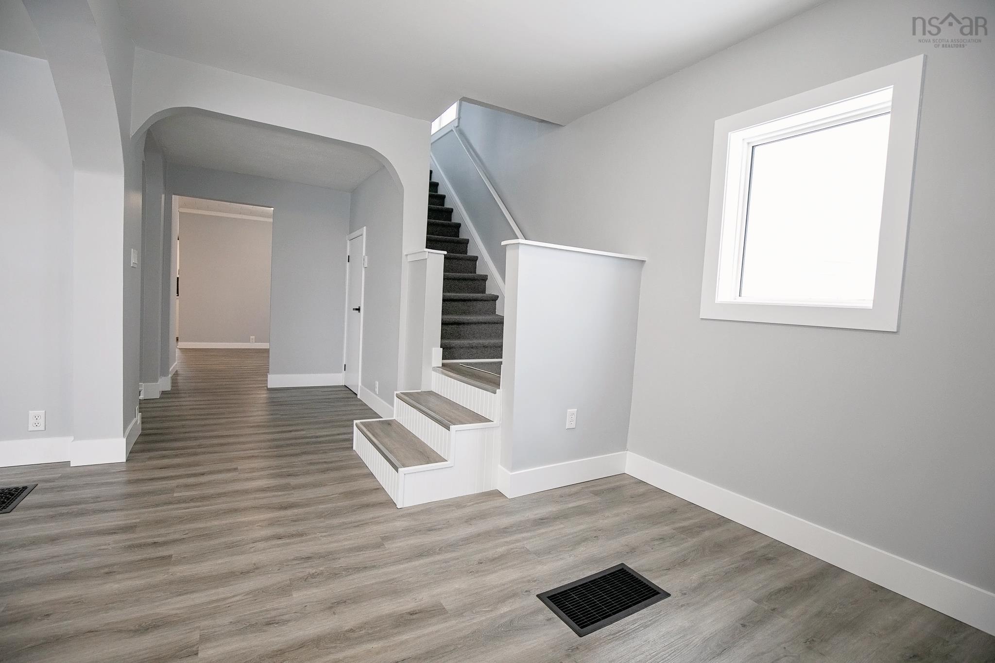 $244,900.00: 32 Douglas Avenue, Amherst