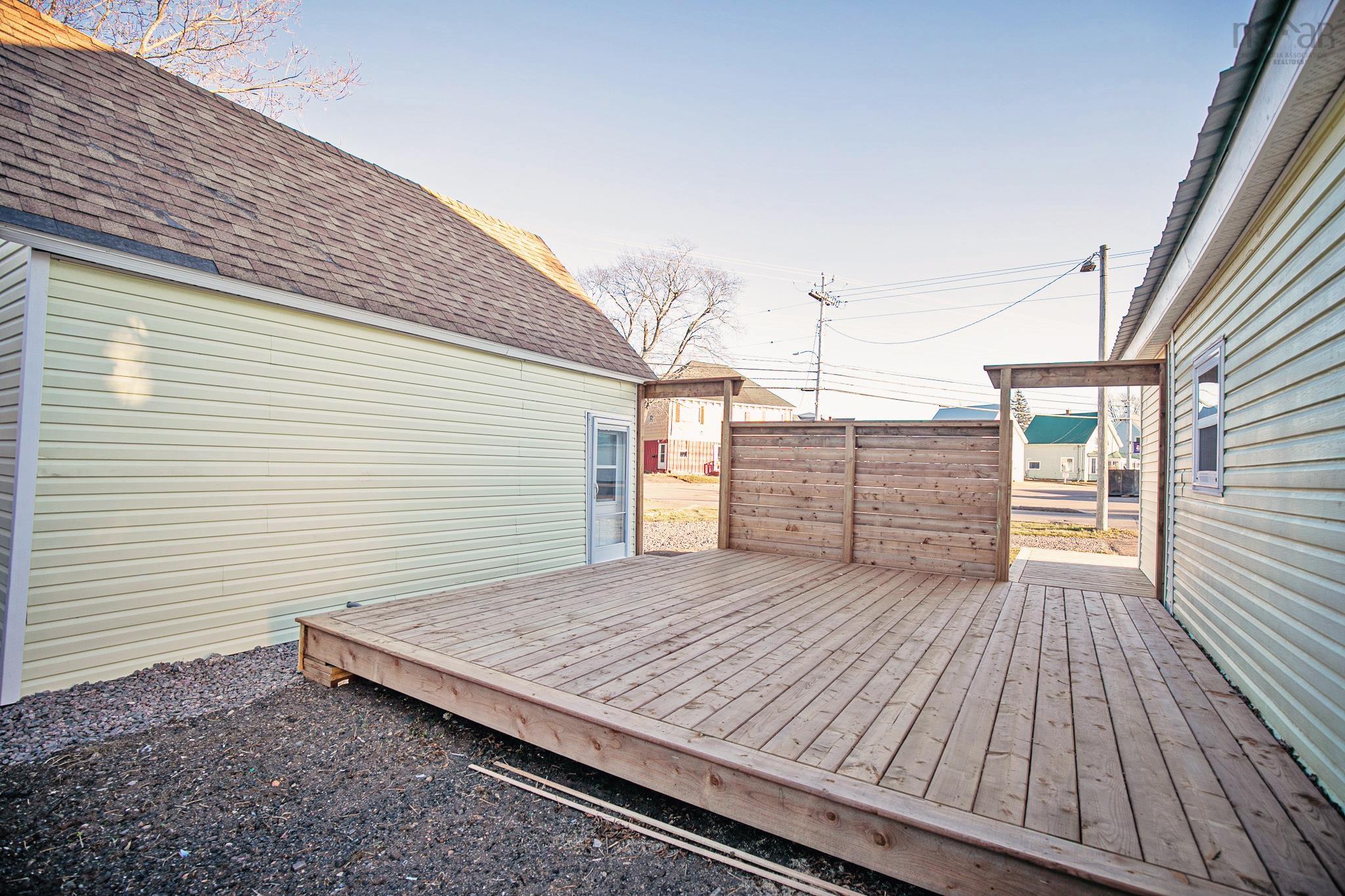 $244,900.00: 32 Douglas Avenue, Amherst