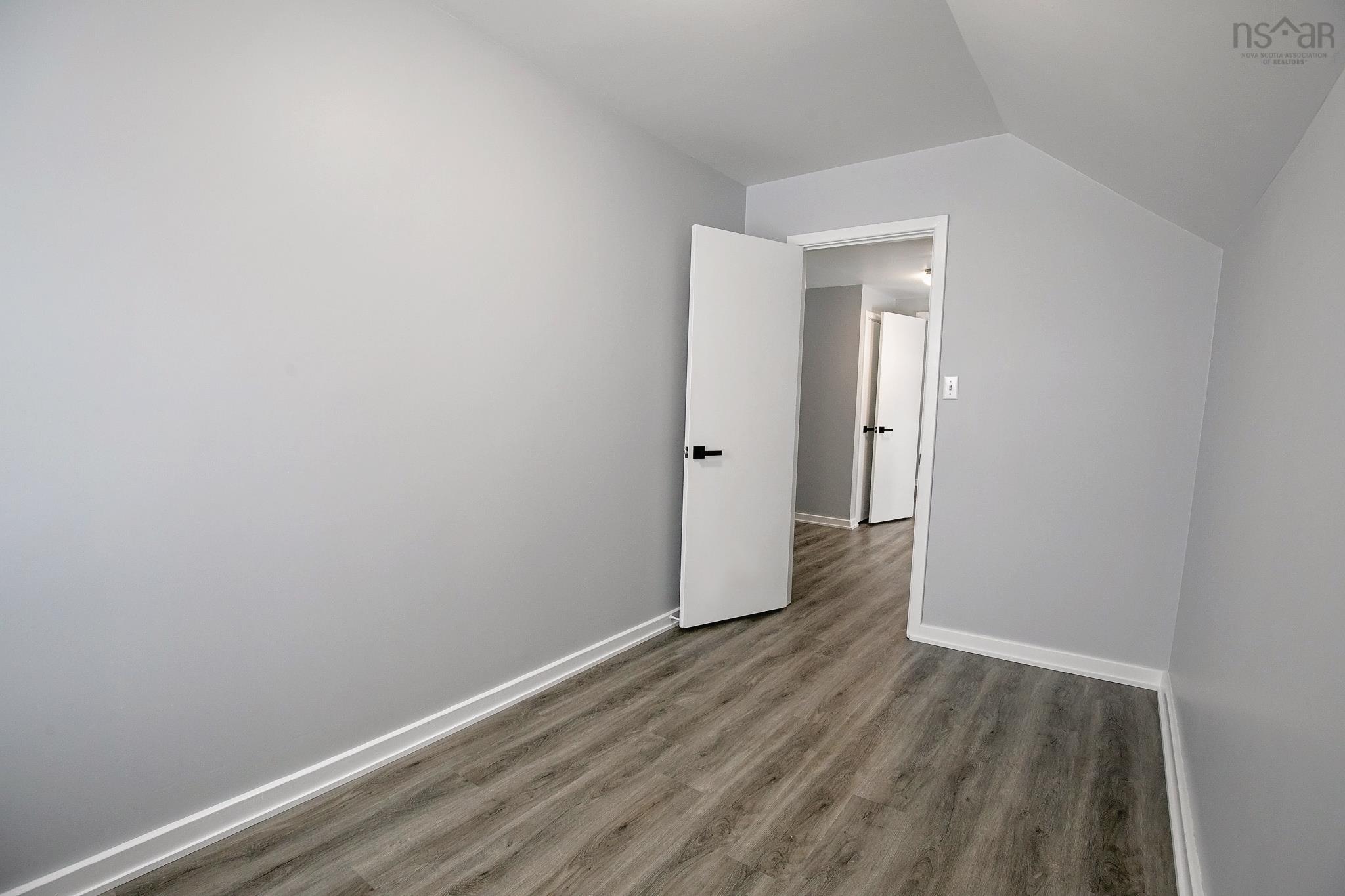 $244,900.00: 32 Douglas Avenue, Amherst