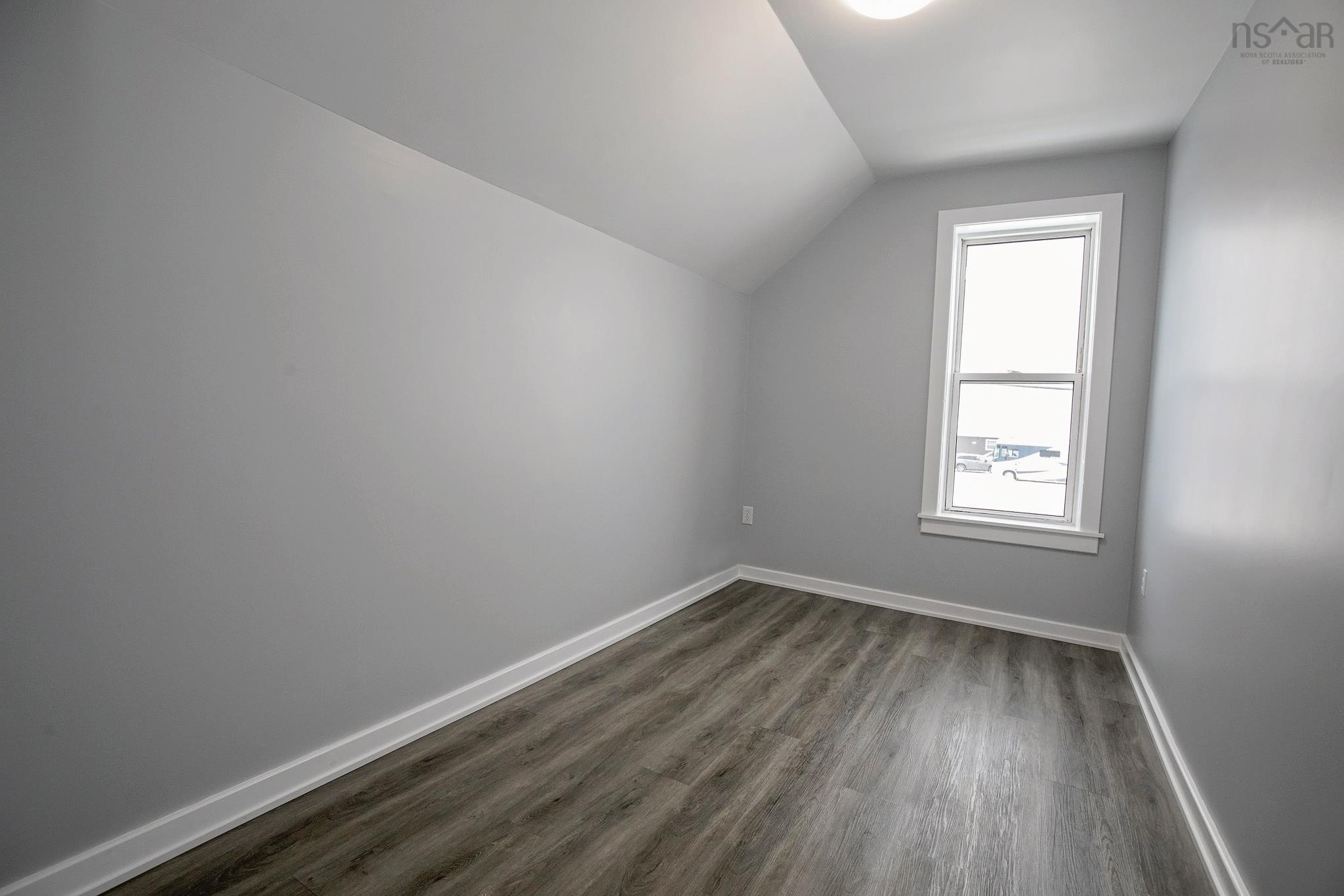 $244,900.00: 32 Douglas Avenue, Amherst