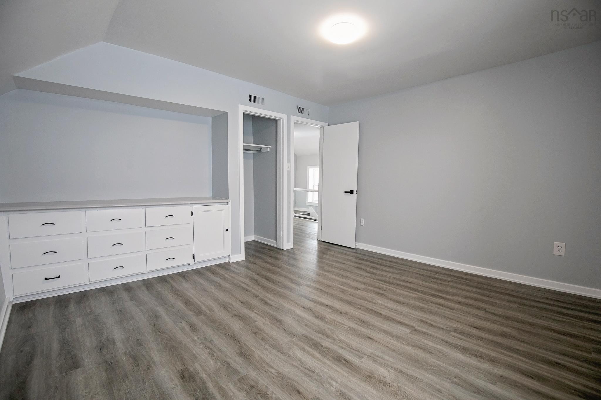 $244,900.00: 32 Douglas Avenue, Amherst