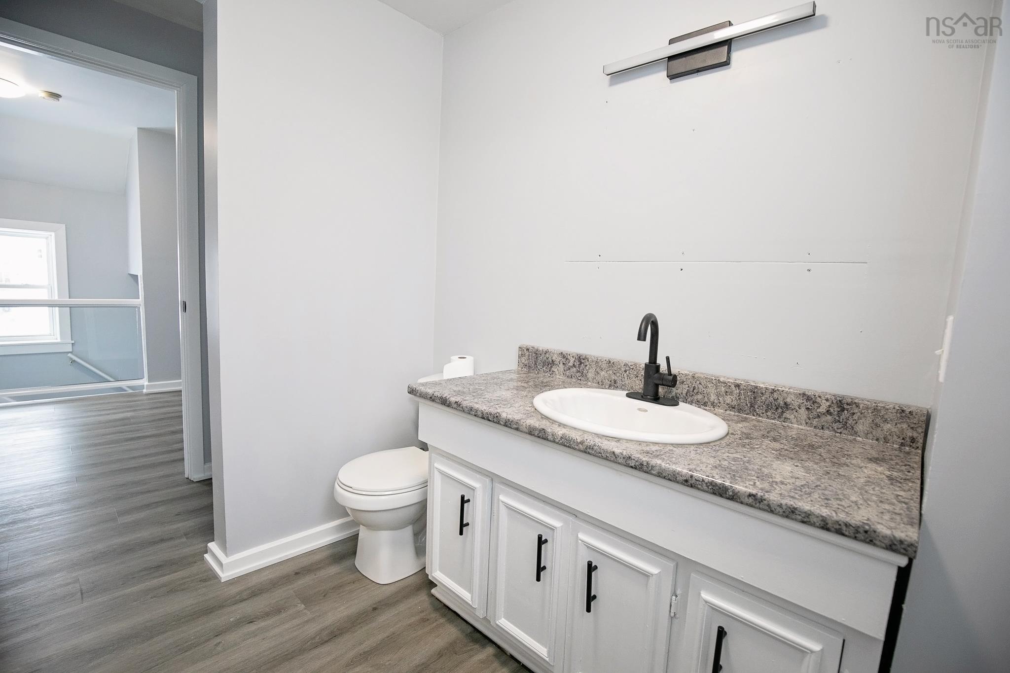 $244,900.00: 32 Douglas Avenue, Amherst