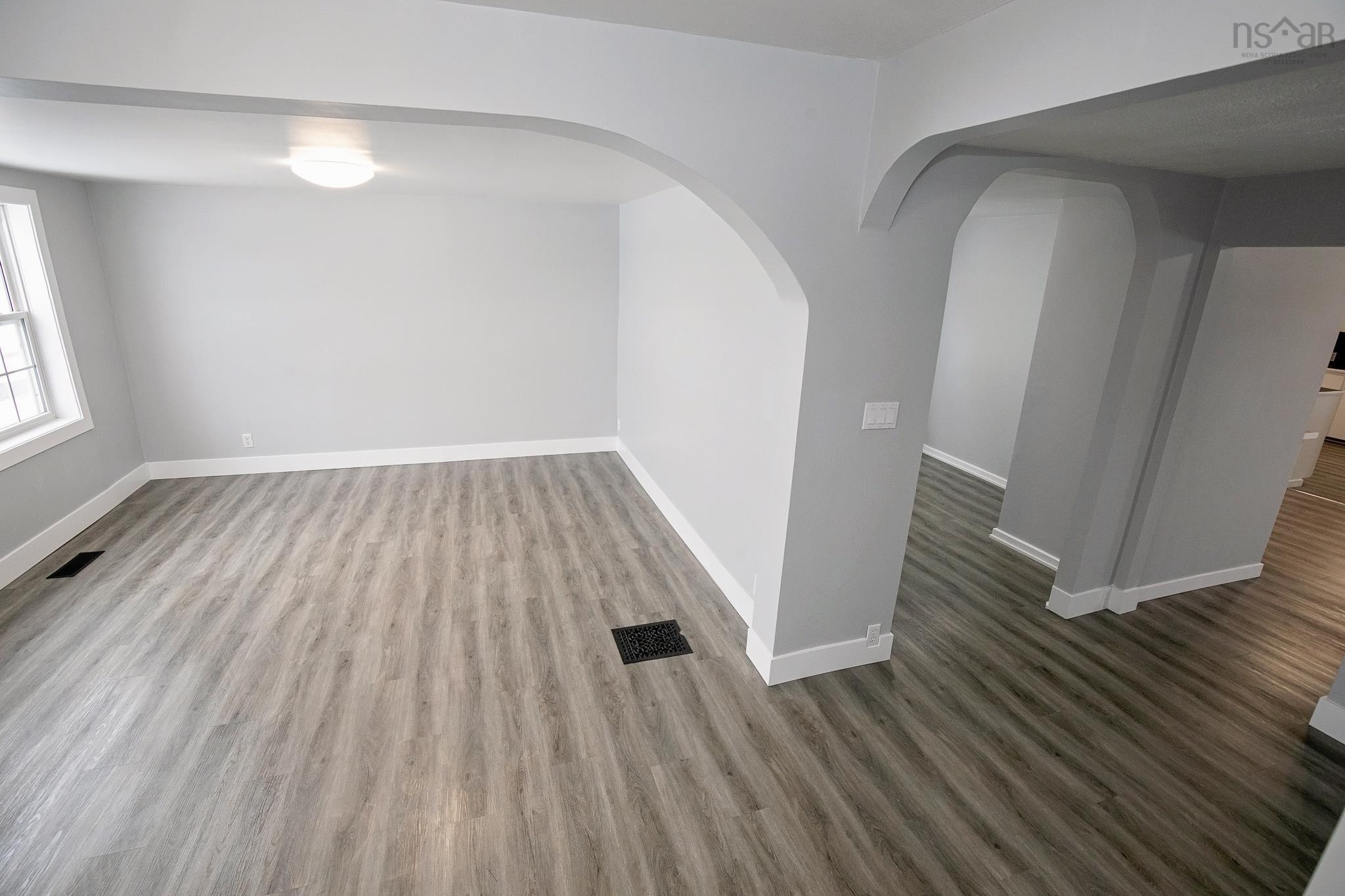 $244,900.00: 32 Douglas Avenue, Amherst