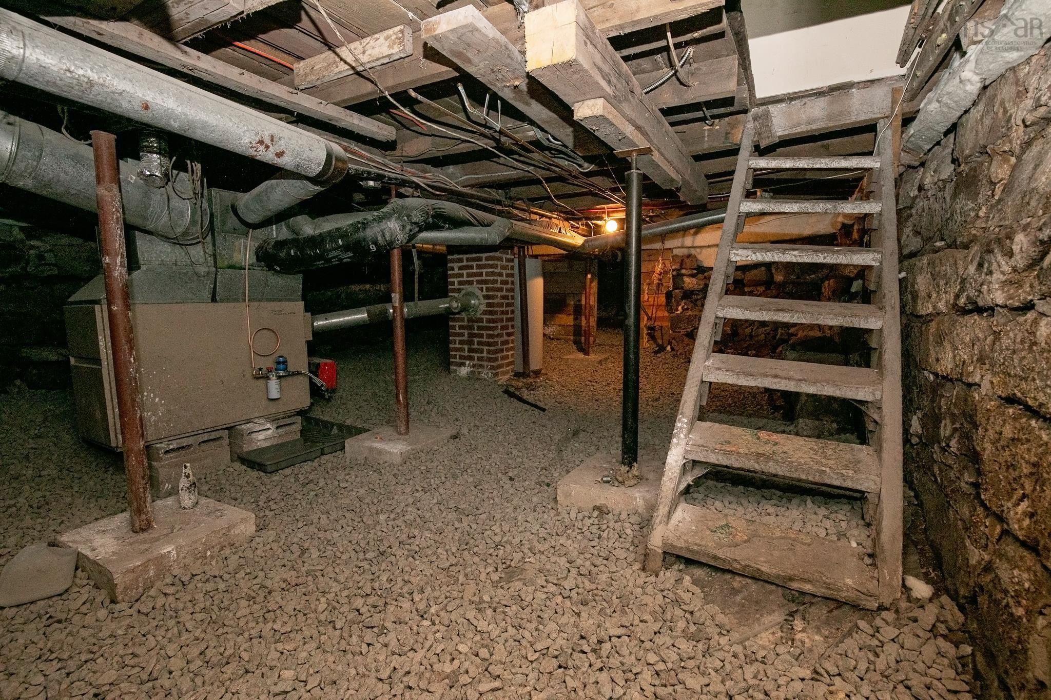 $244,900.00: 32 Douglas Avenue, Amherst