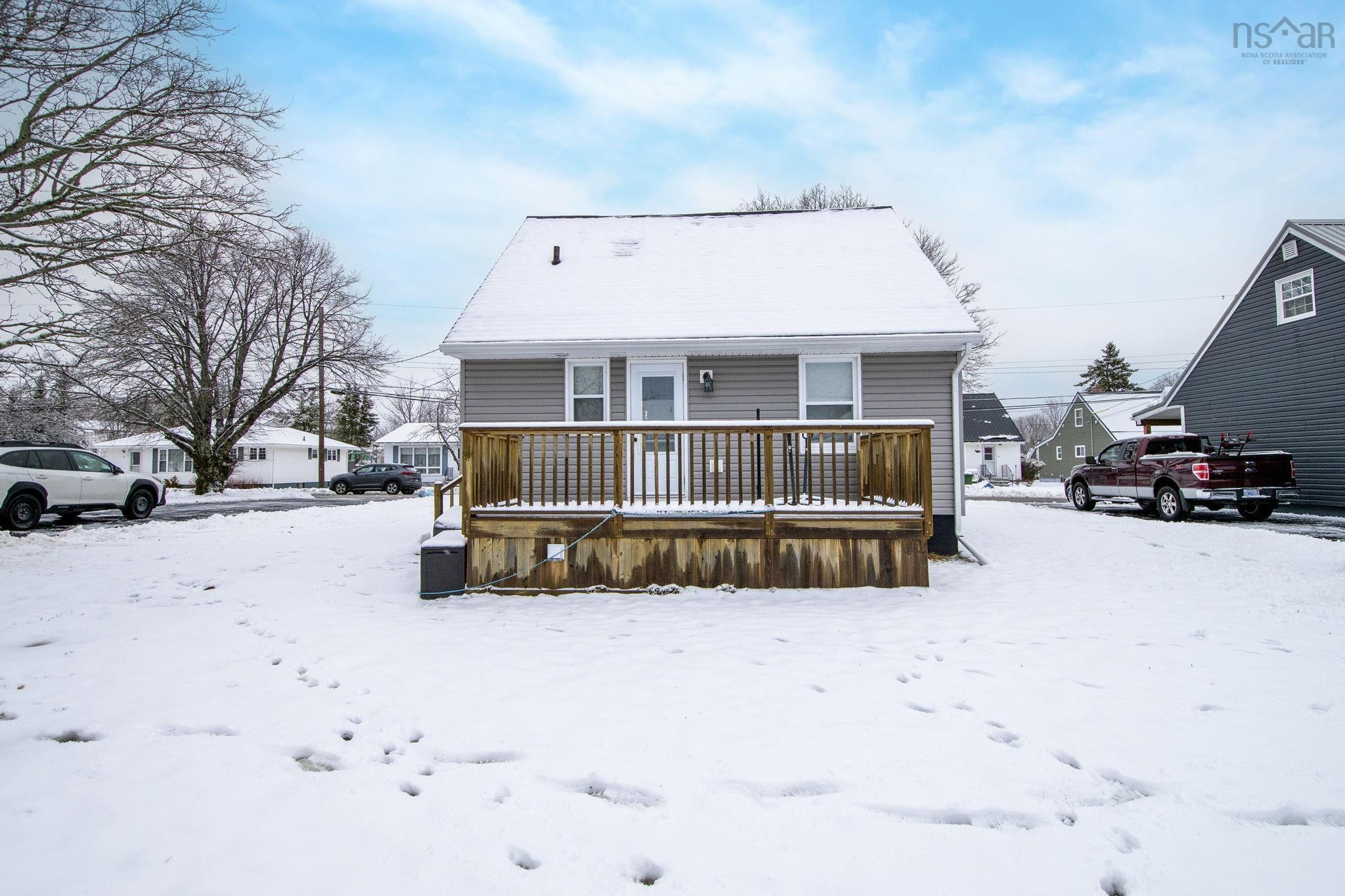 $279,900.00: 27 Cambey Avenue, Stellarton