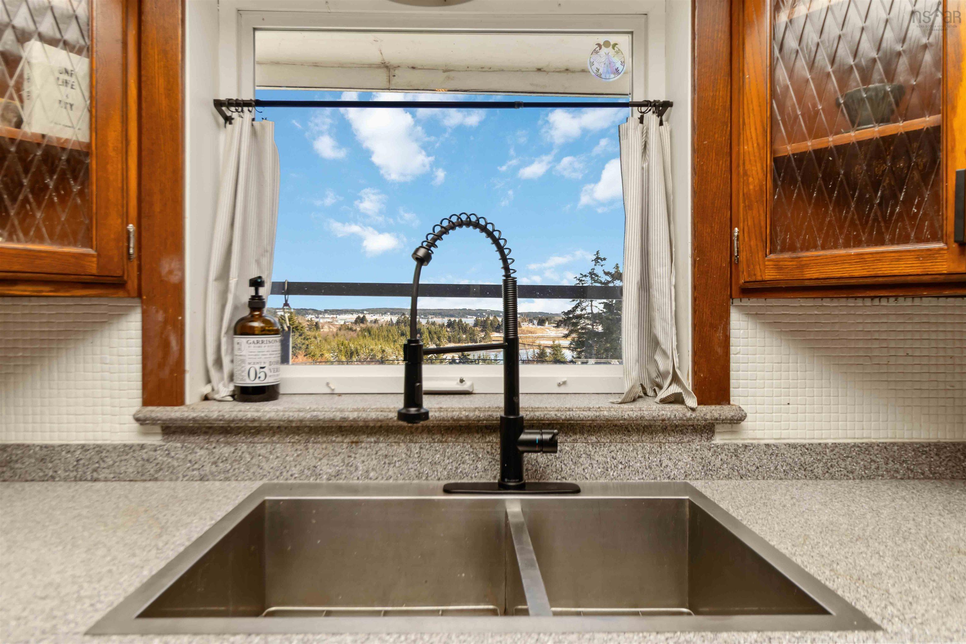 $850,000.00: 204 Conrad Road, Lawrencetown