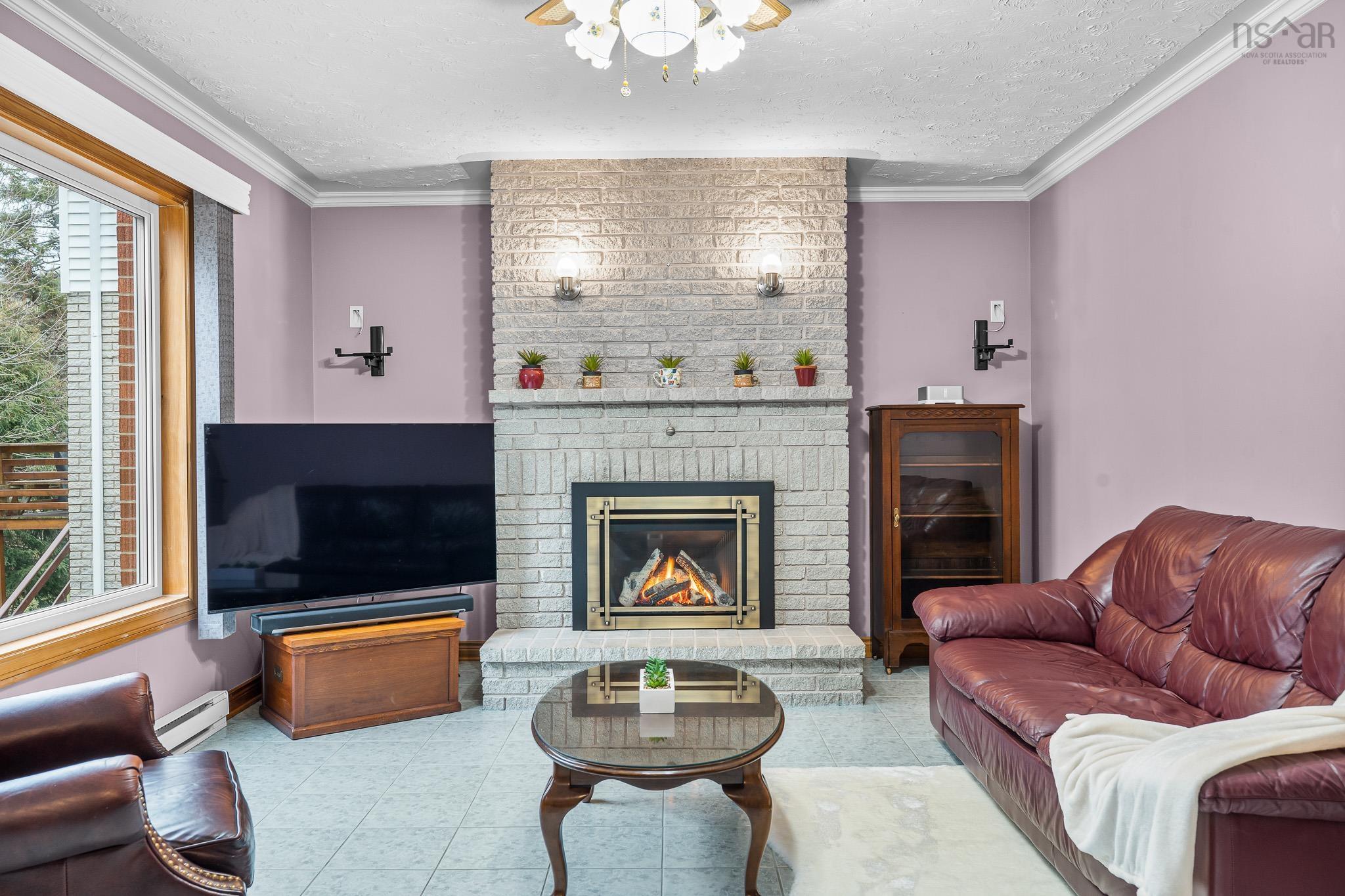 $675,000.00: 12 Amberwood Court, Halifax