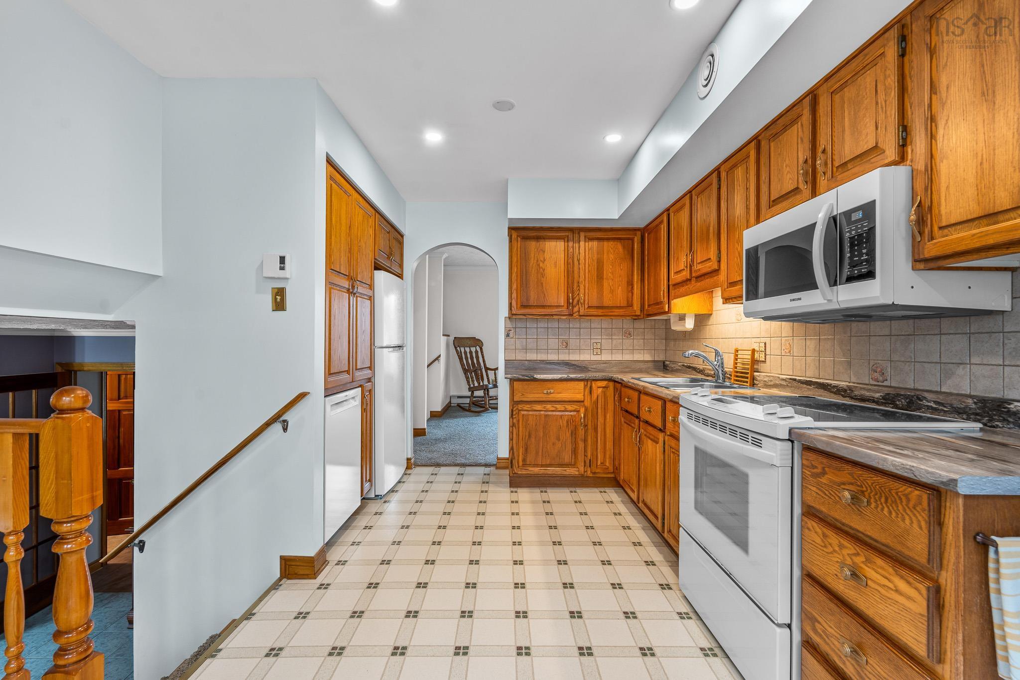 $675,000.00: 12 Amberwood Court, Halifax