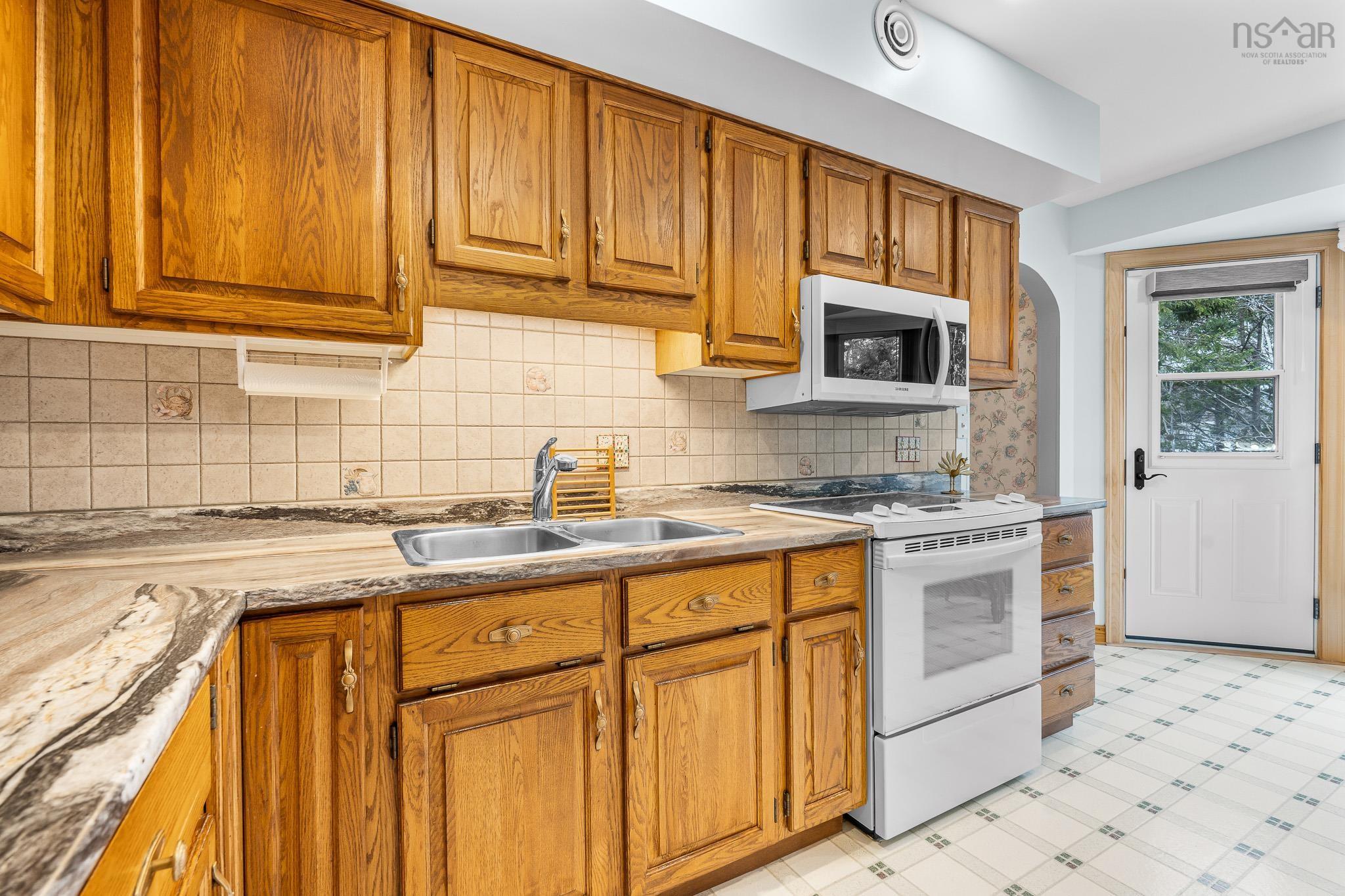 $675,000.00: 12 Amberwood Court, Halifax