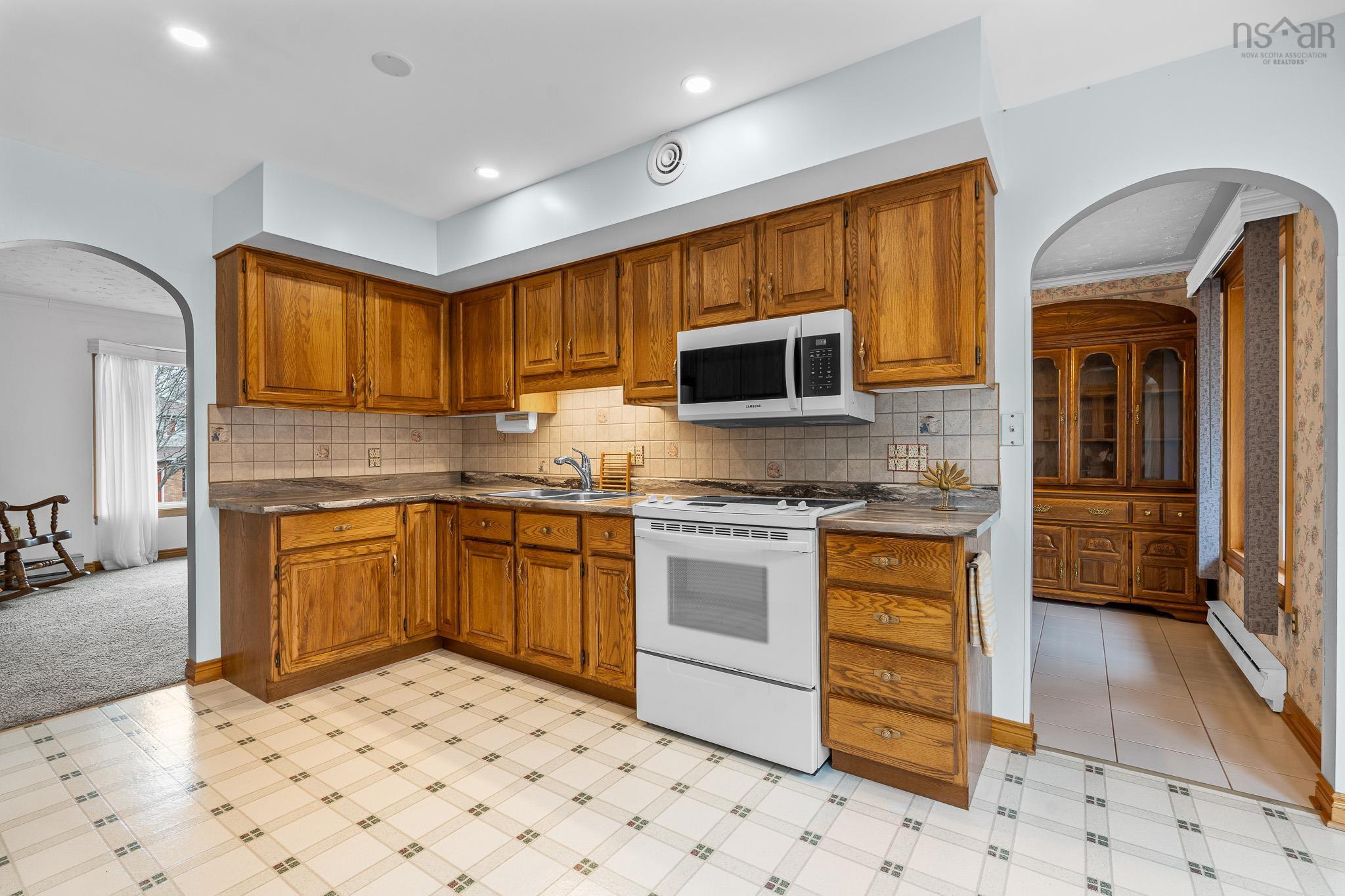 $675,000.00: 12 Amberwood Court, Halifax