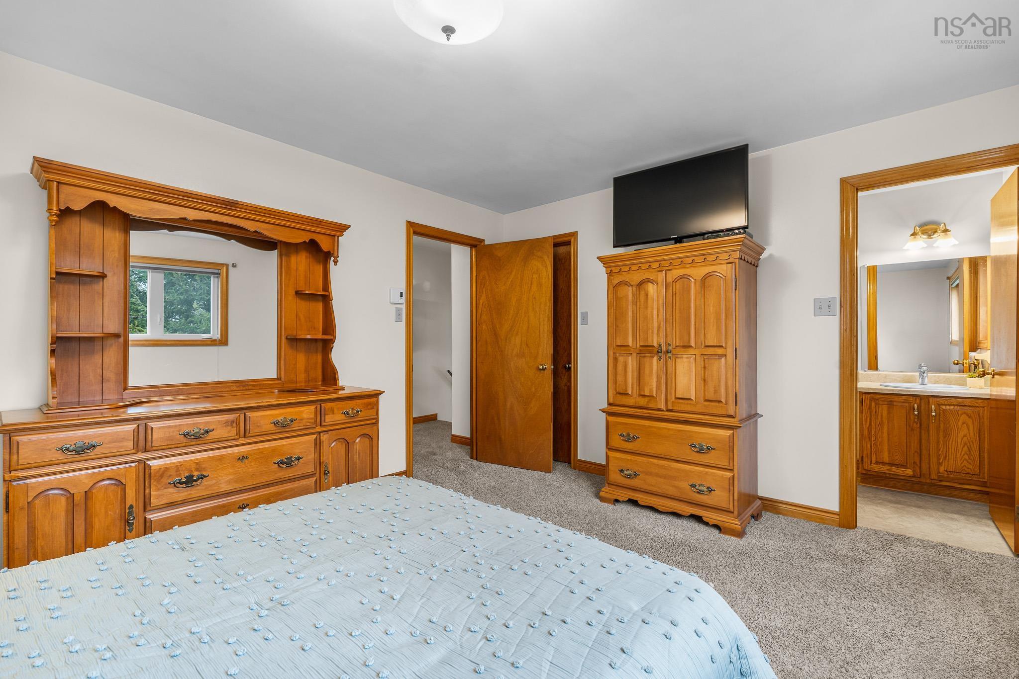 $675,000.00: 12 Amberwood Court, Halifax