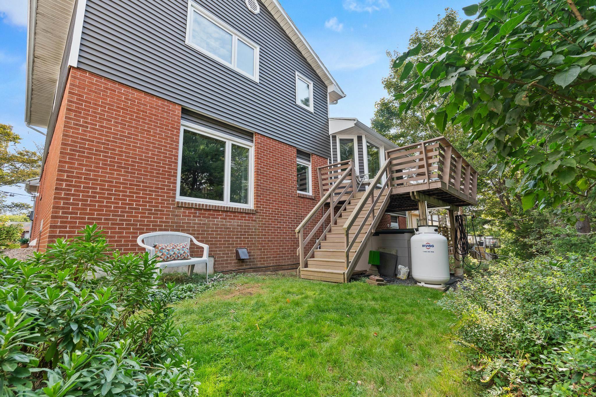 $675,000.00: 12 Amberwood Court, Halifax