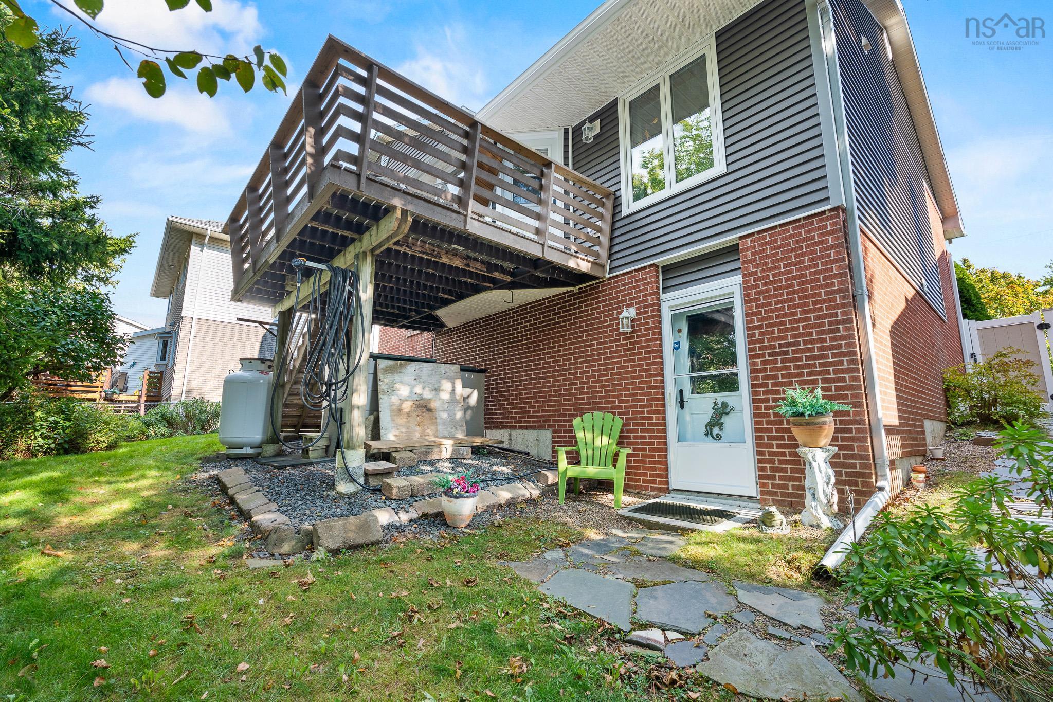$675,000.00: 12 Amberwood Court, Halifax
