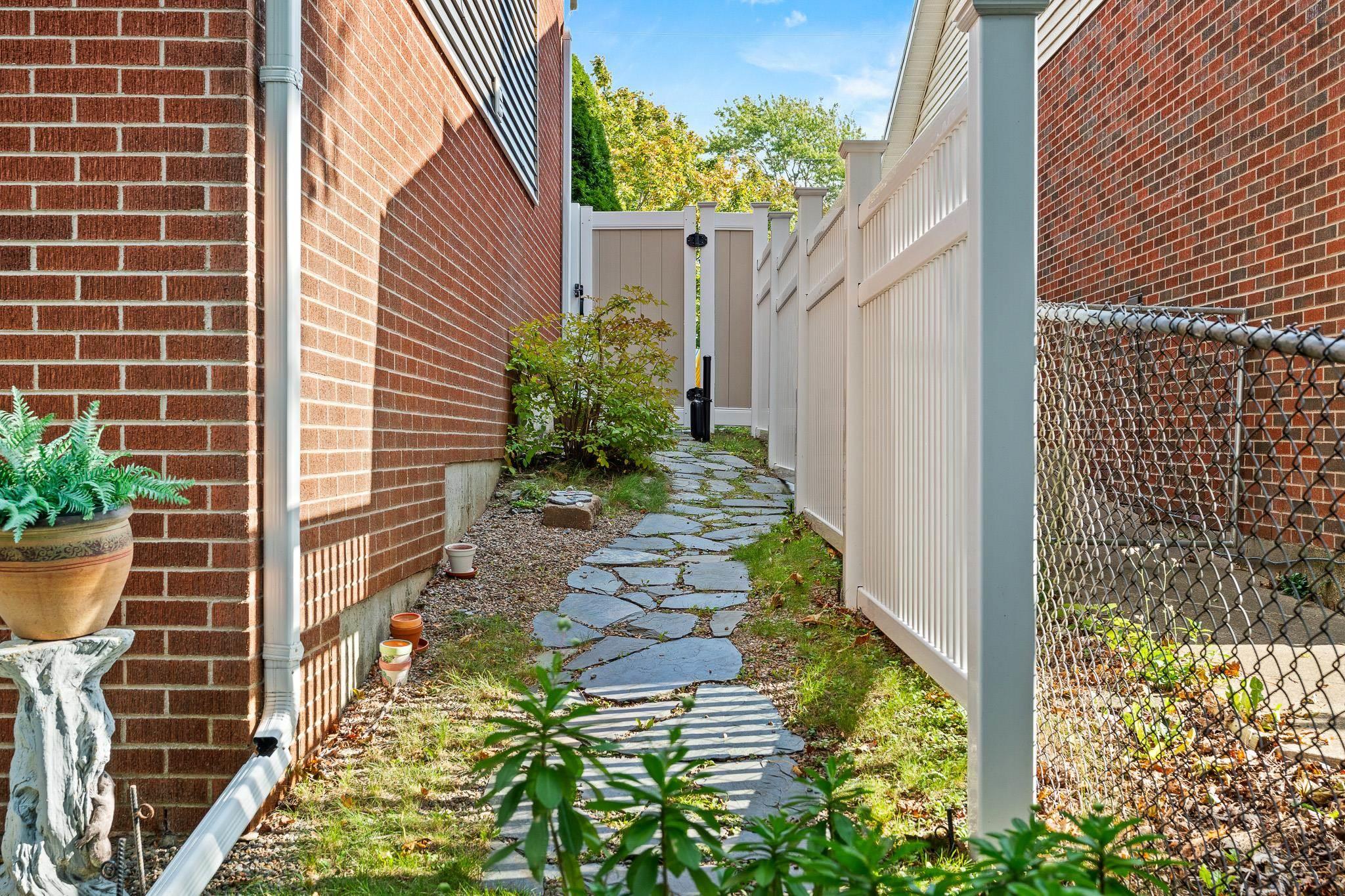 $675,000.00: 12 Amberwood Court, Halifax