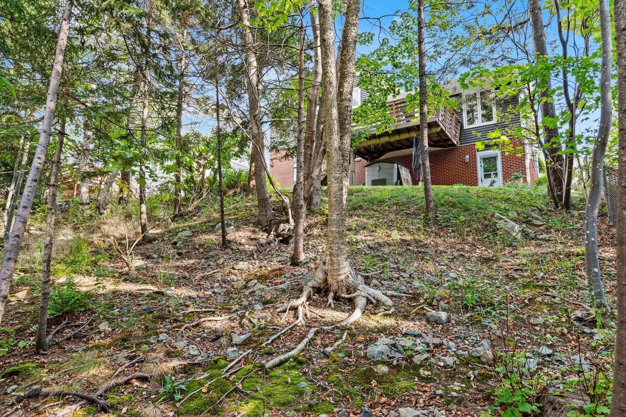 $675,000.00: 12 Amberwood Court, Halifax