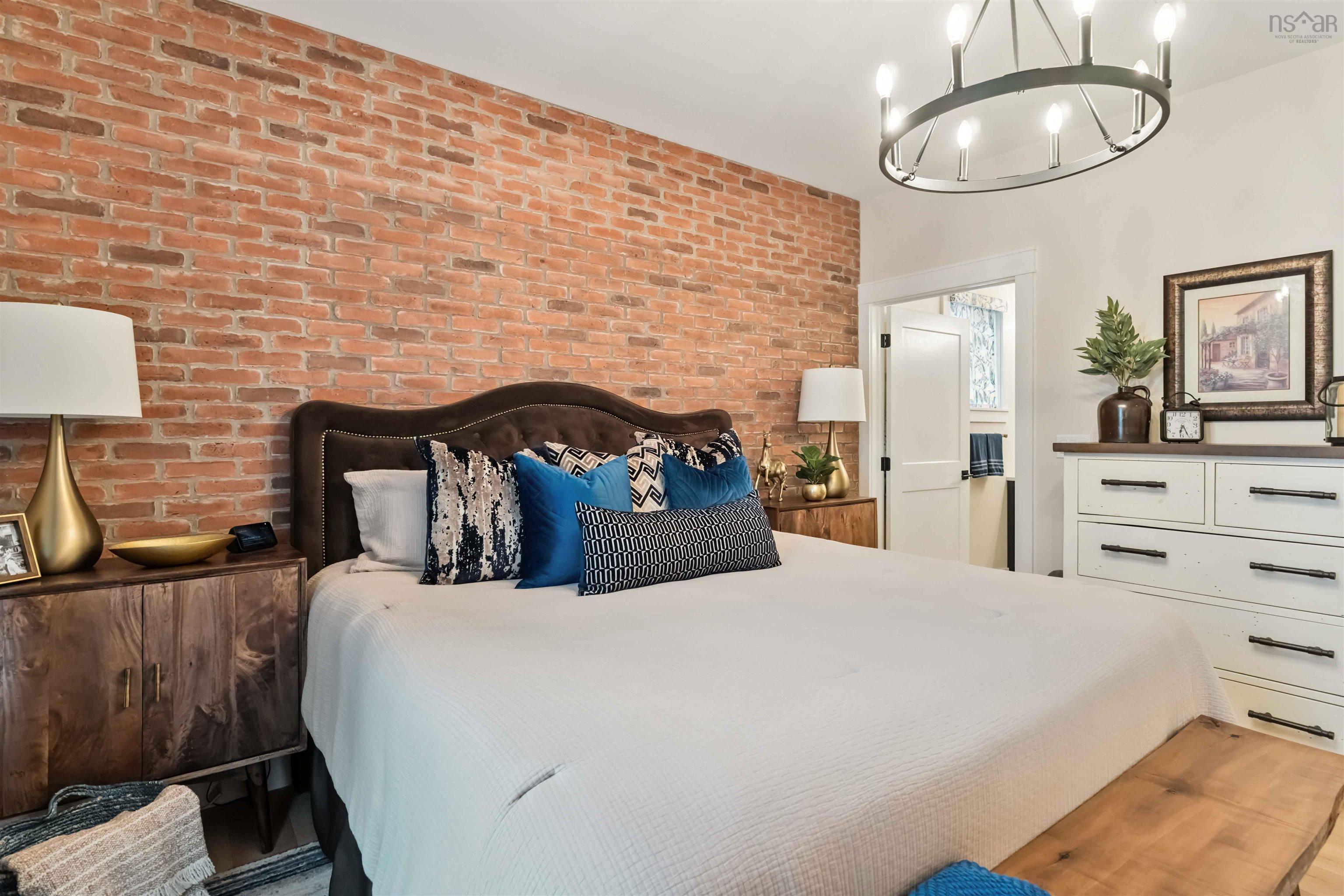 $1,895,000.00: 232/236 Victoria Street, Digby