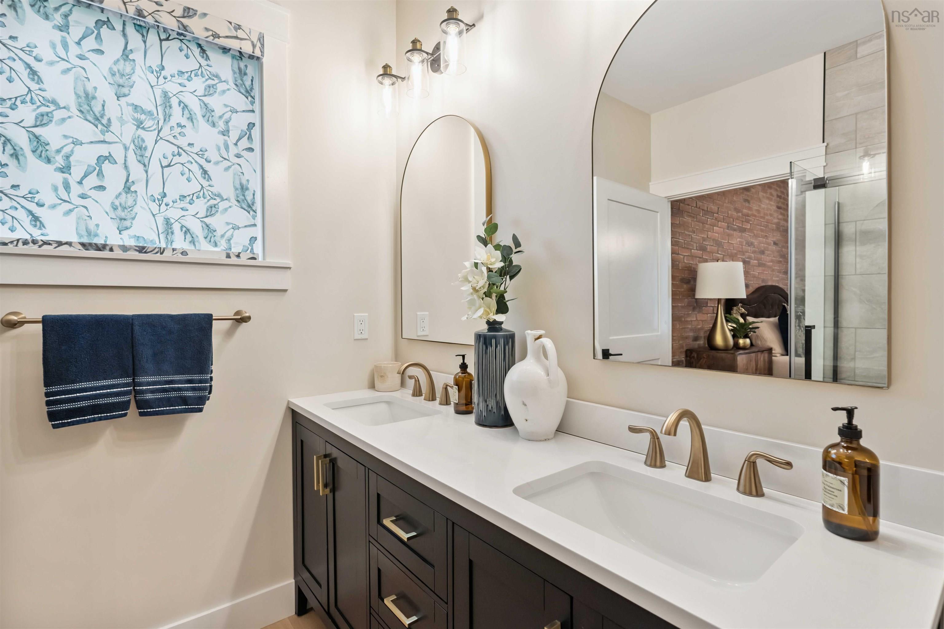 $1,895,000.00: 232/236 Victoria Street, Digby