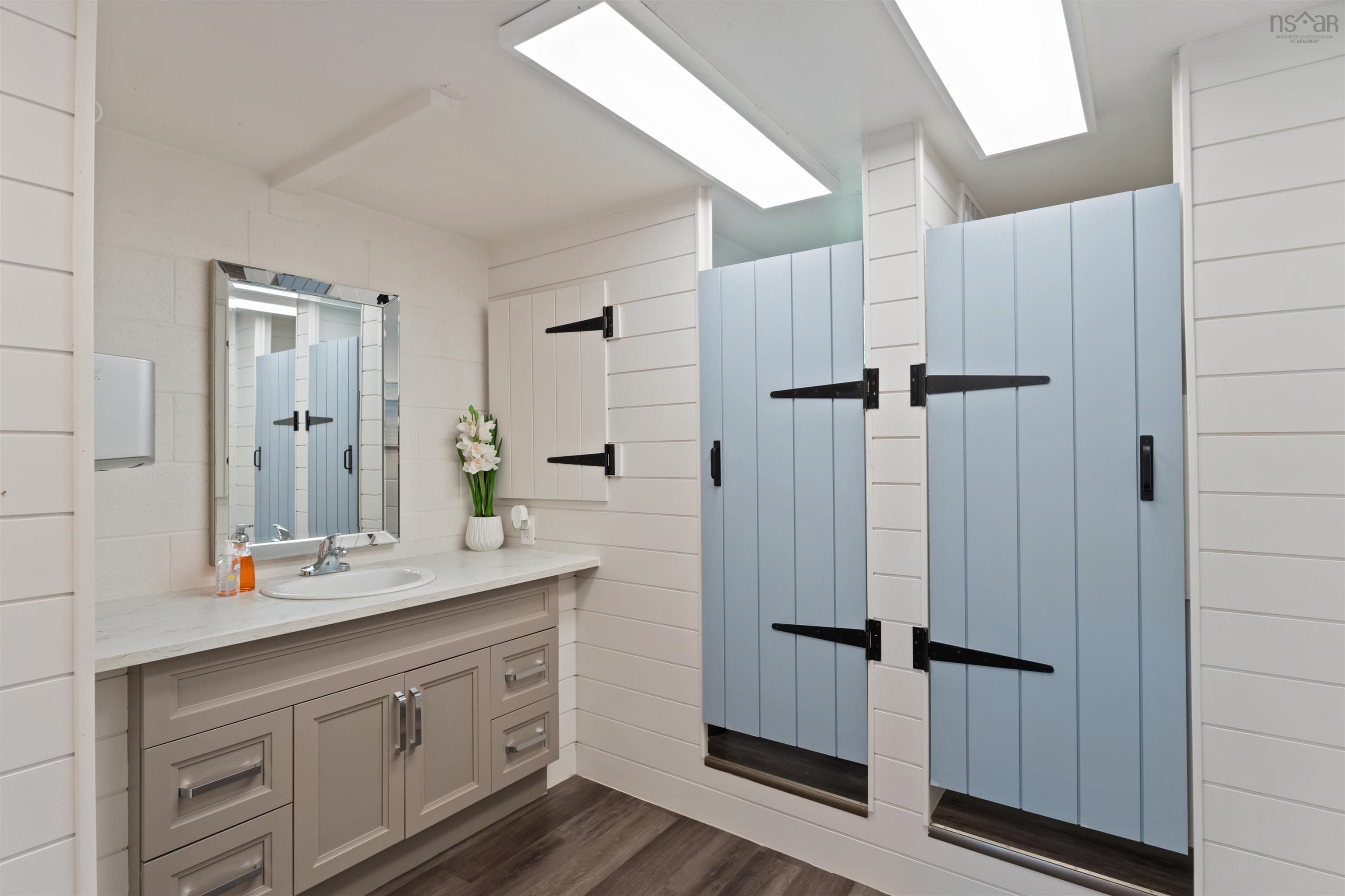 $1,895,000.00: 232/236 Victoria Street, Digby