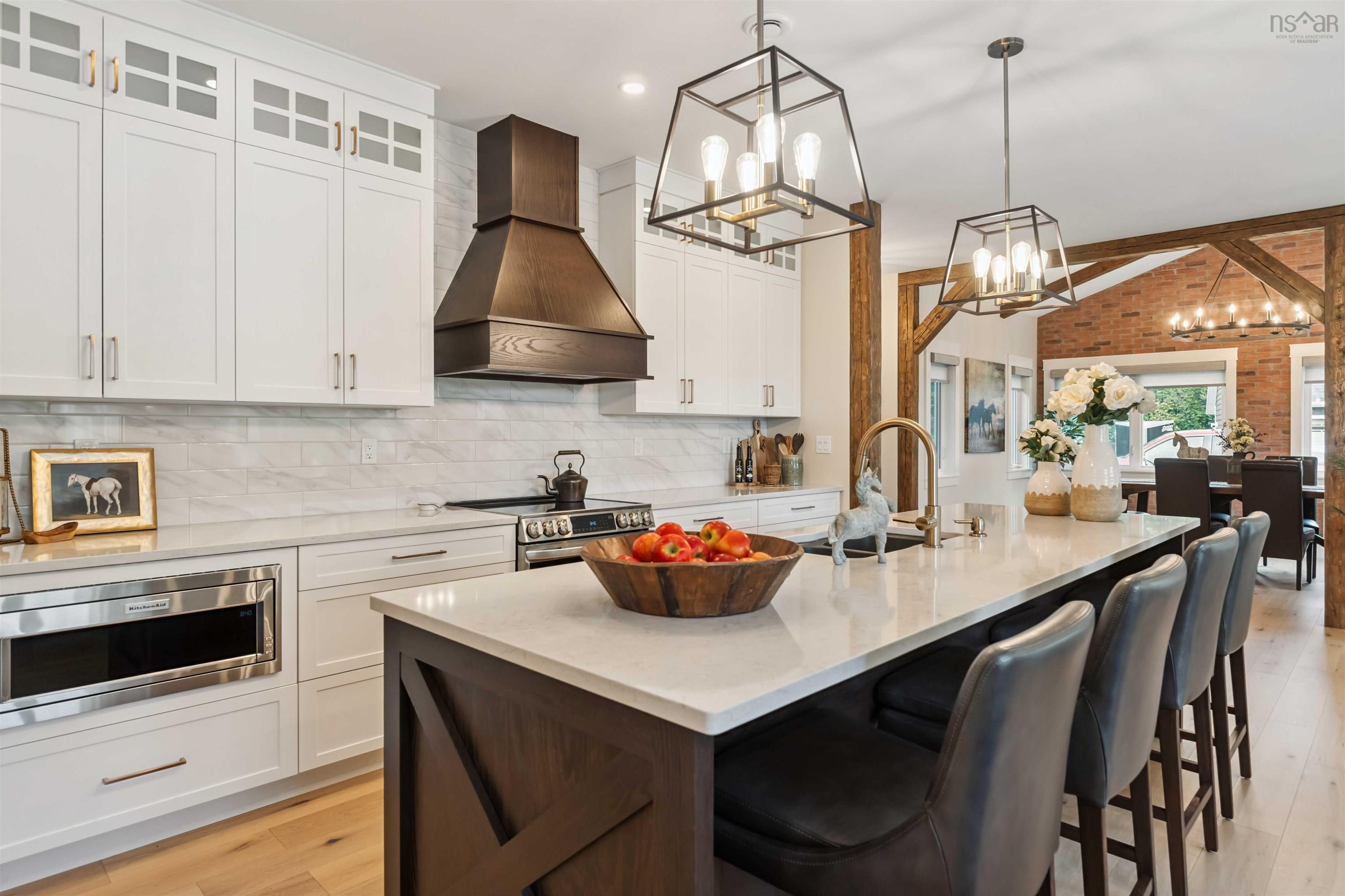 $1,895,000.00: 232/236 Victoria Street, Digby