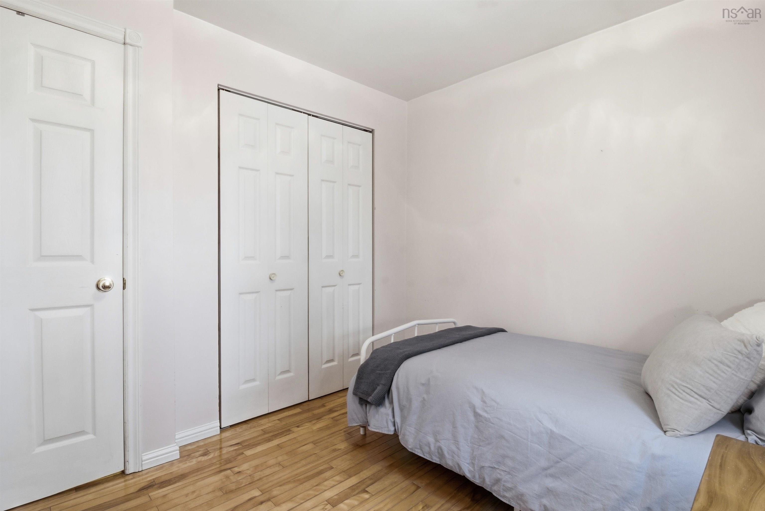 $549,900.00: 44 Lakewood Drive Extension, Brooklyn