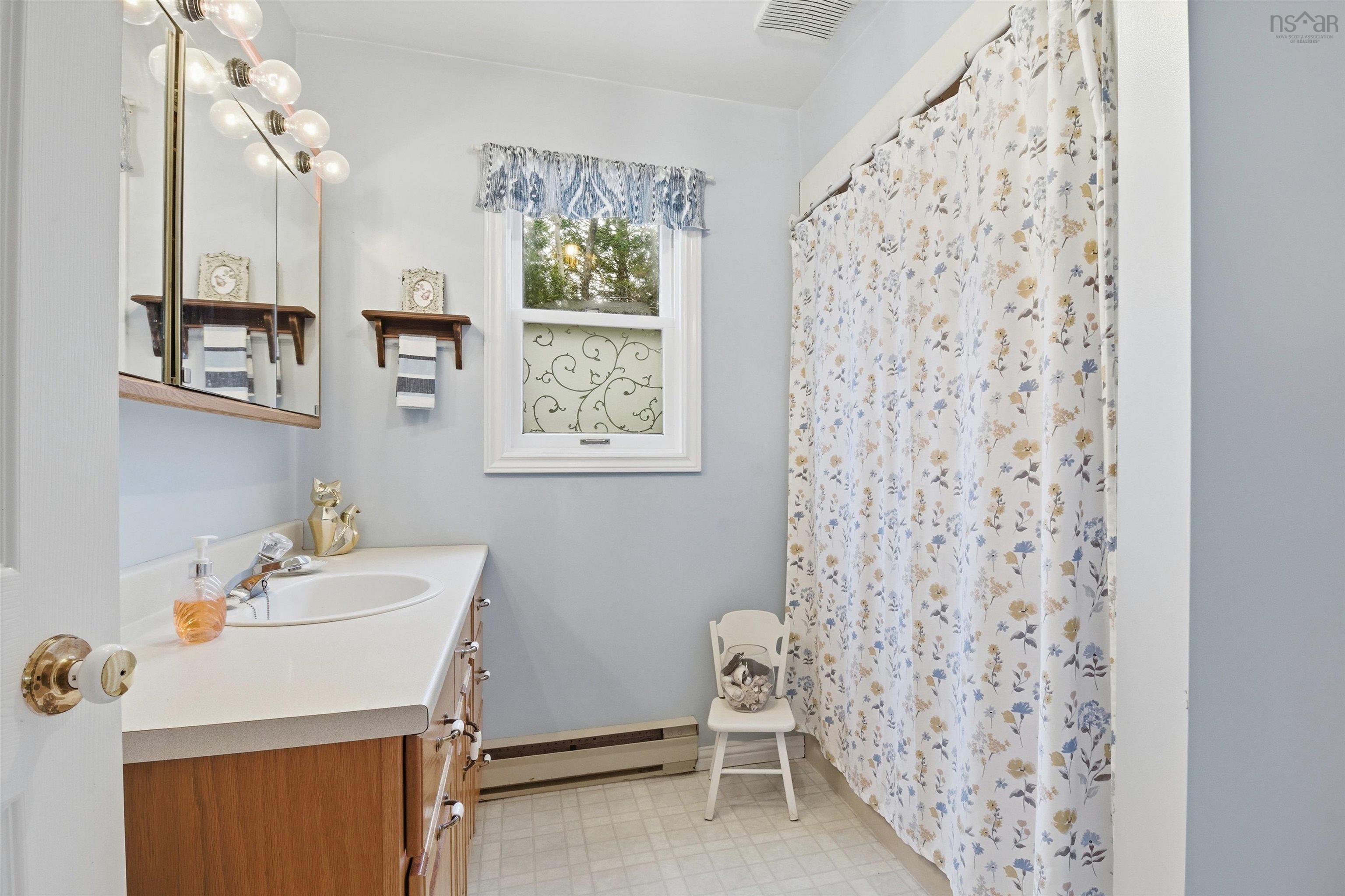 $549,900.00: 44 Lakewood Drive Extension, Brooklyn