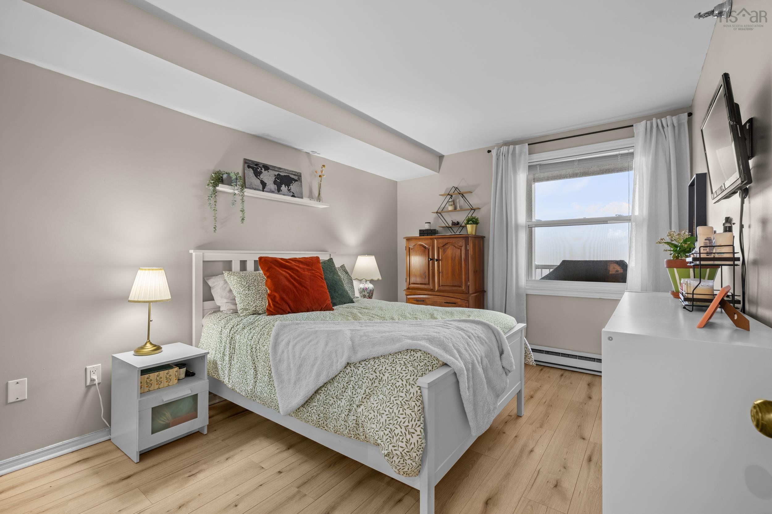 $374,990.00: 409 93 Kearney Lake Road, Kearney Lake