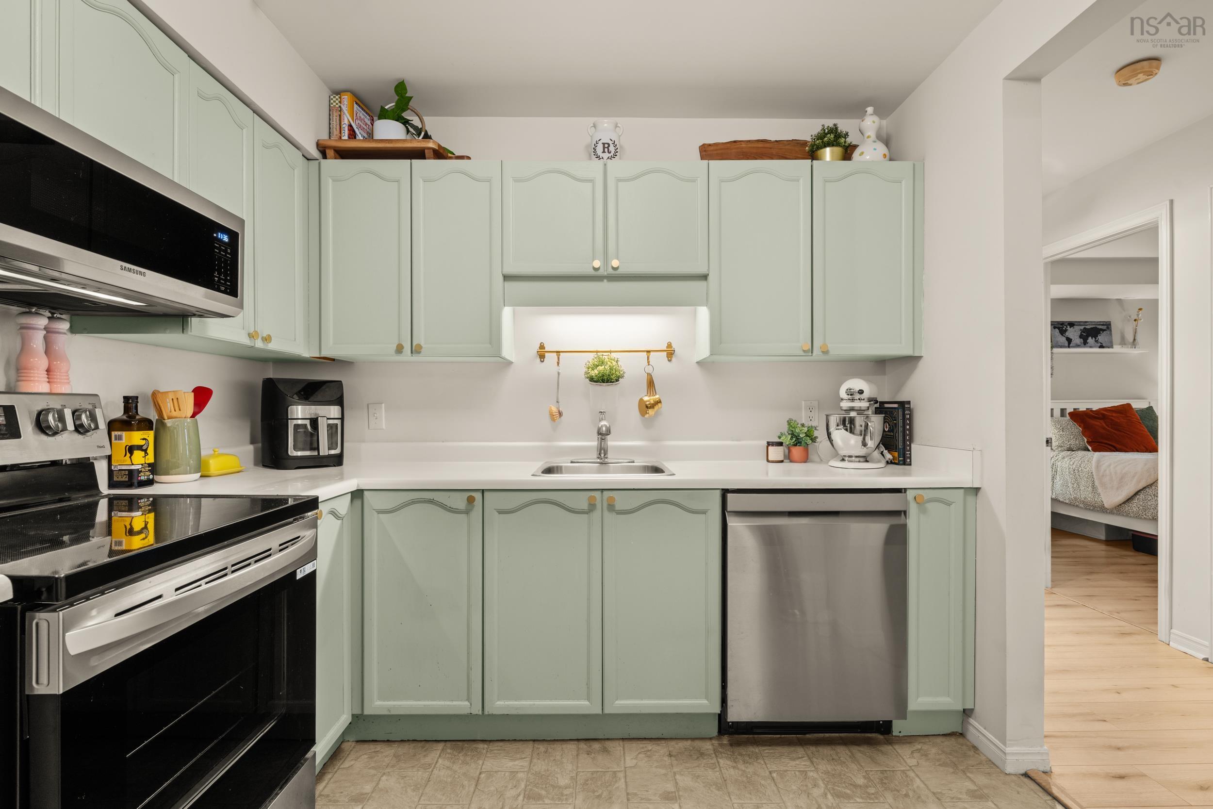 $374,990.00: 409 93 Kearney Lake Road, Kearney Lake