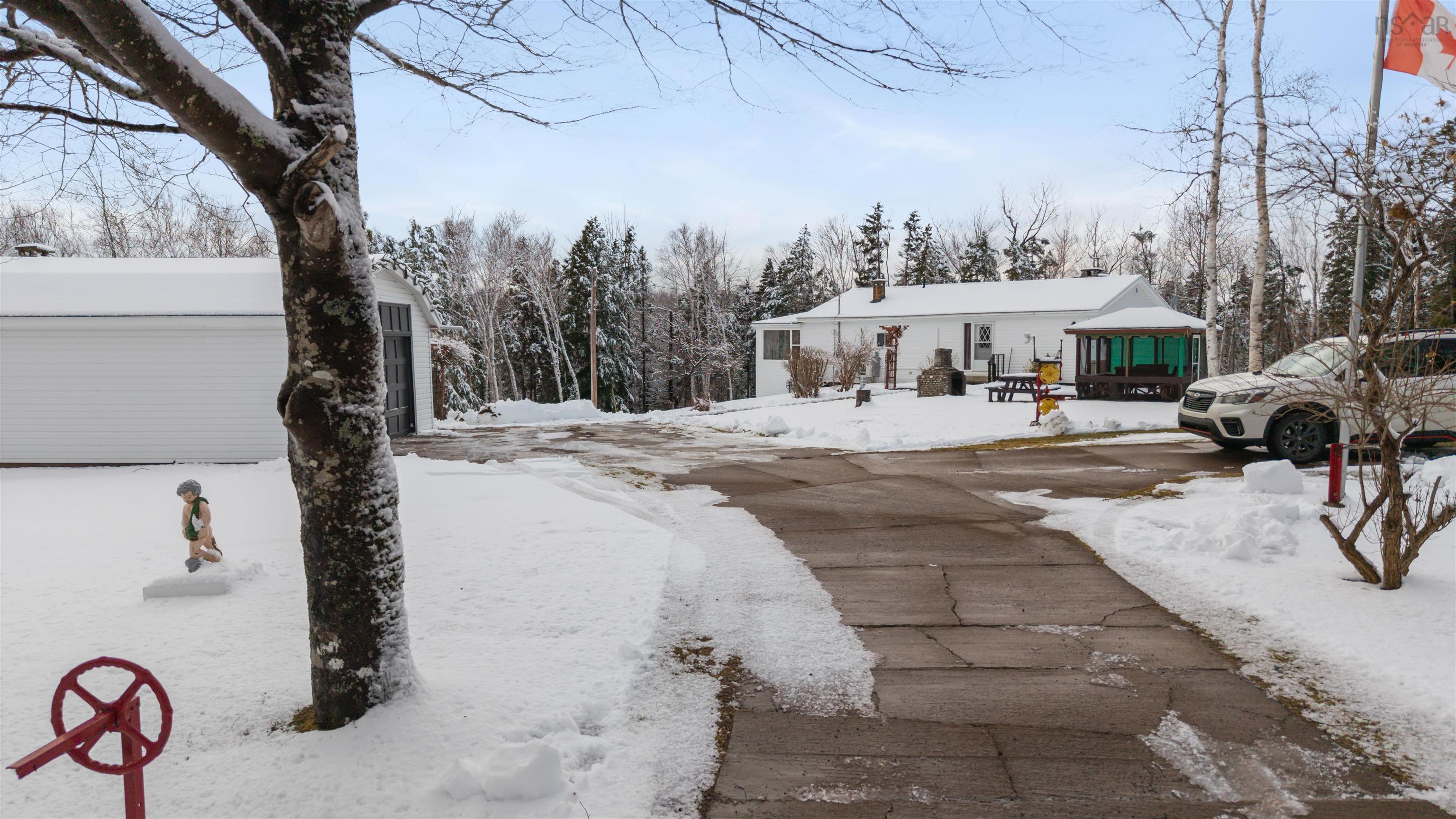 $325,000.00: 417 MacKenzie Road, Black Point