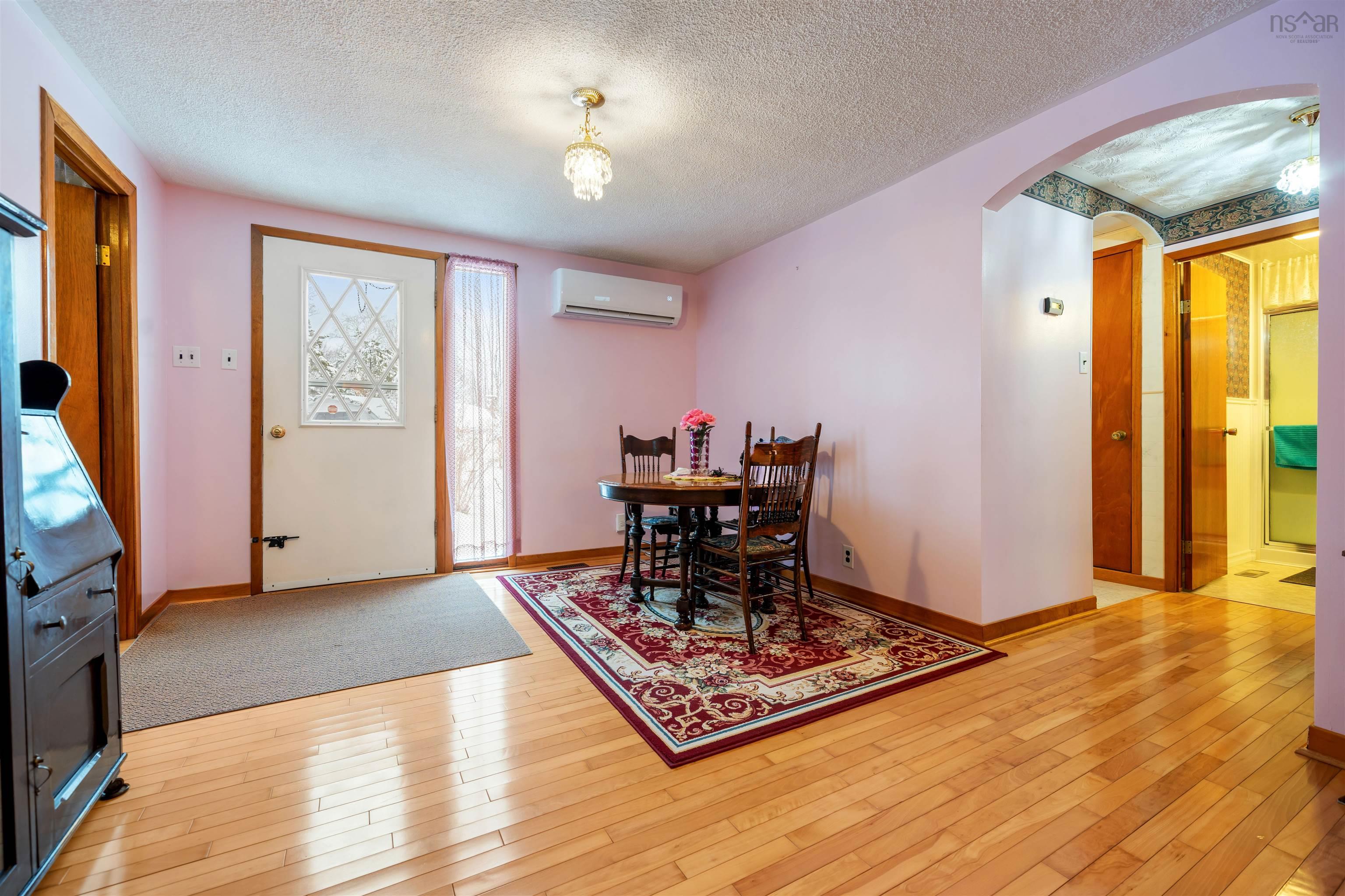 $325,000.00: 417 MacKenzie Road, Black Point