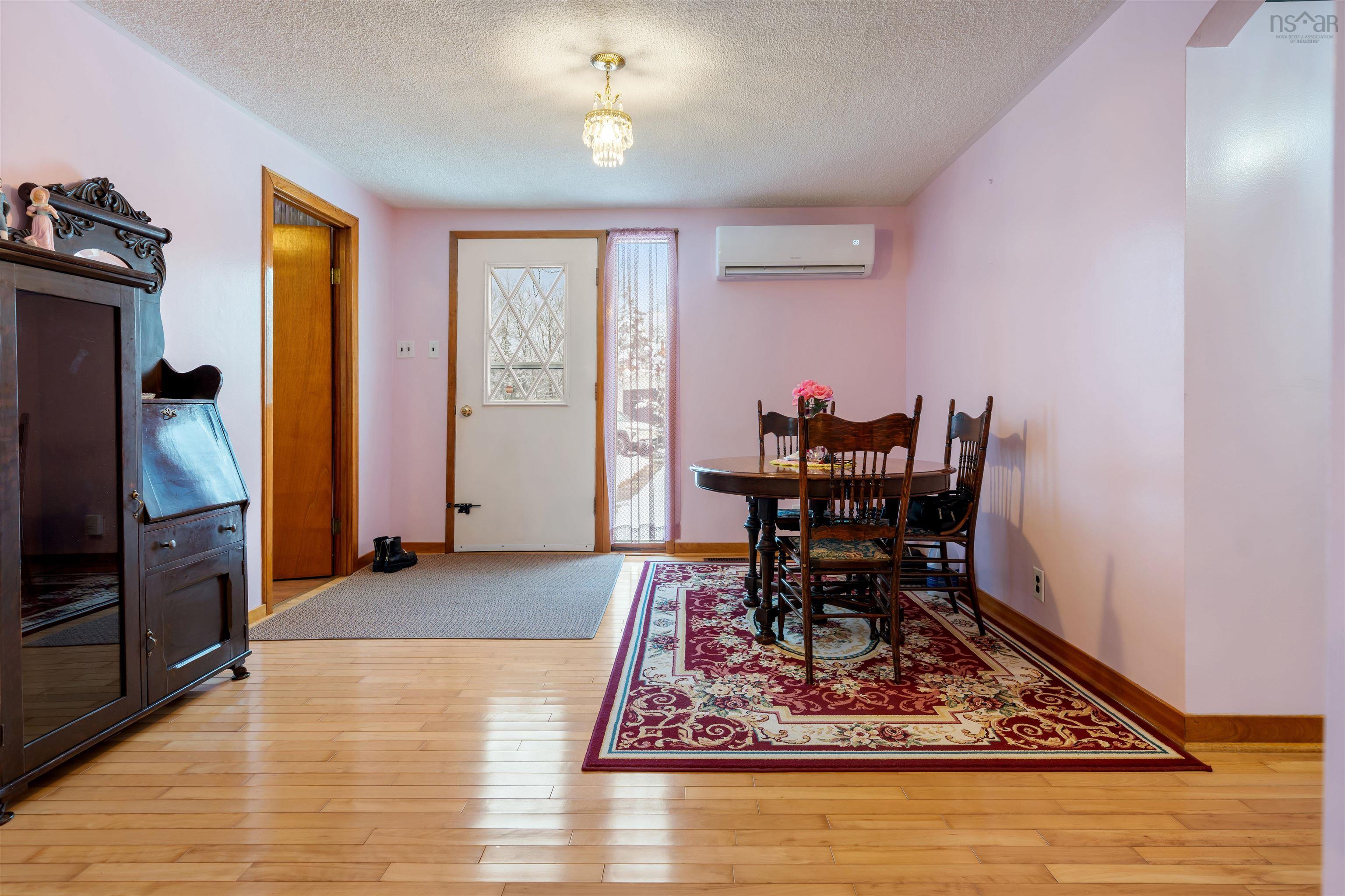 $325,000.00: 417 MacKenzie Road, Black Point