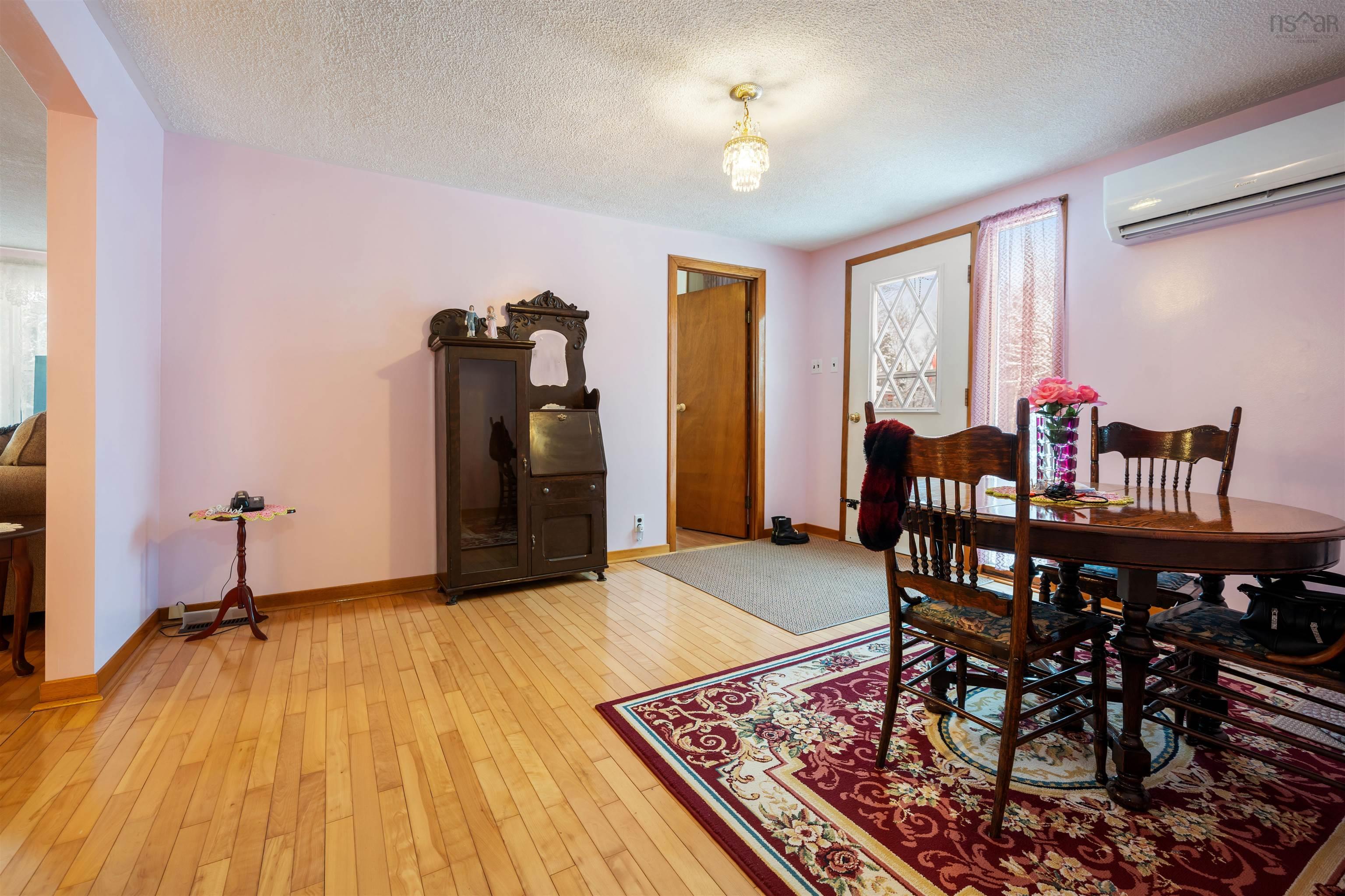 $325,000.00: 417 MacKenzie Road, Black Point