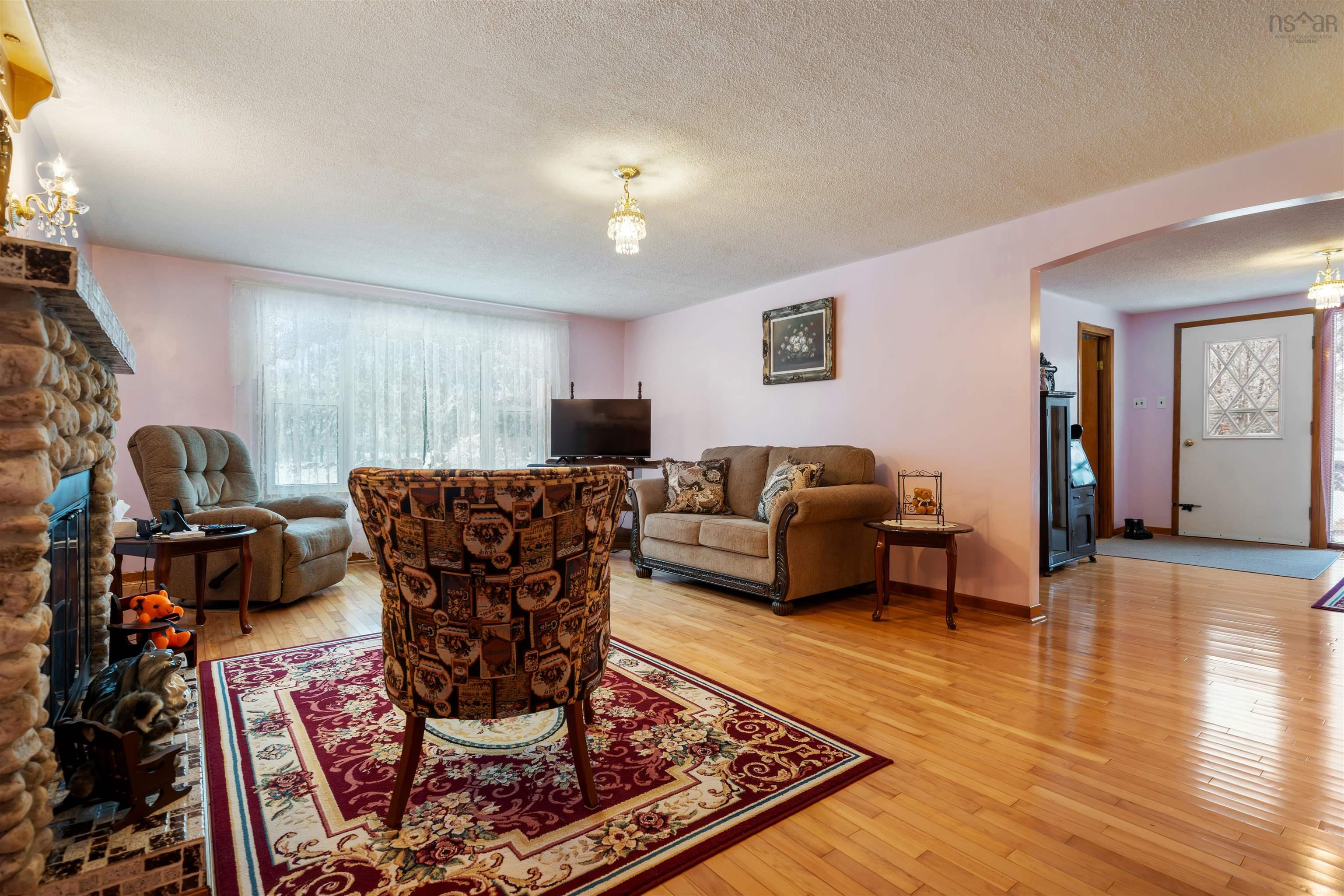 $325,000.00: 417 MacKenzie Road, Black Point