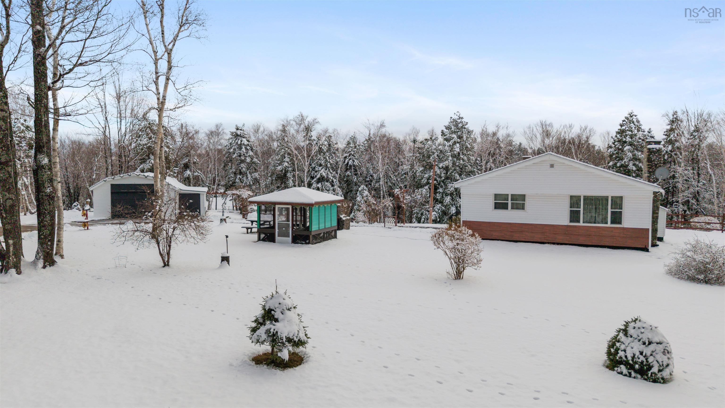 $325,000.00: 417 MacKenzie Road, Black Point