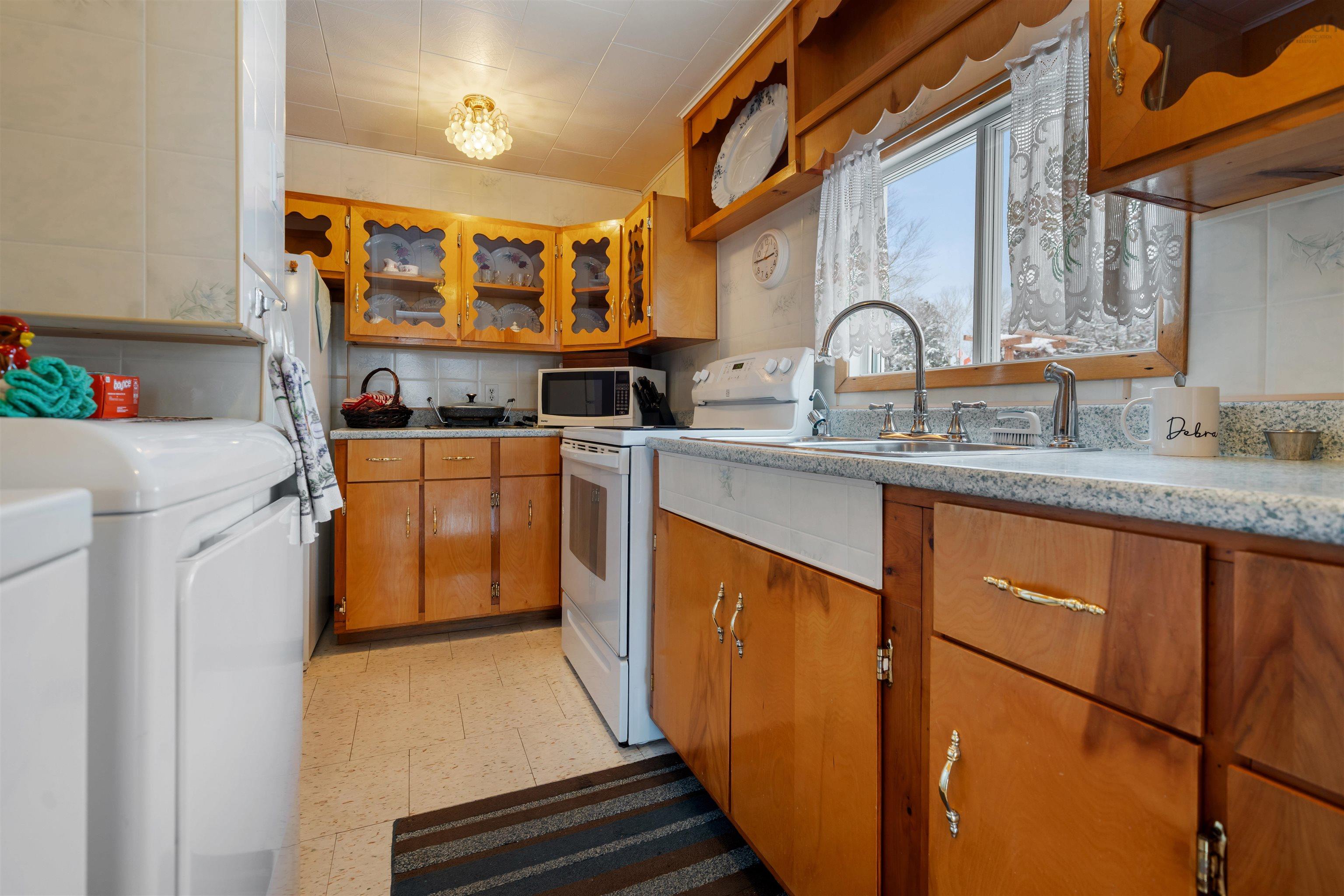 $325,000.00: 417 MacKenzie Road, Black Point