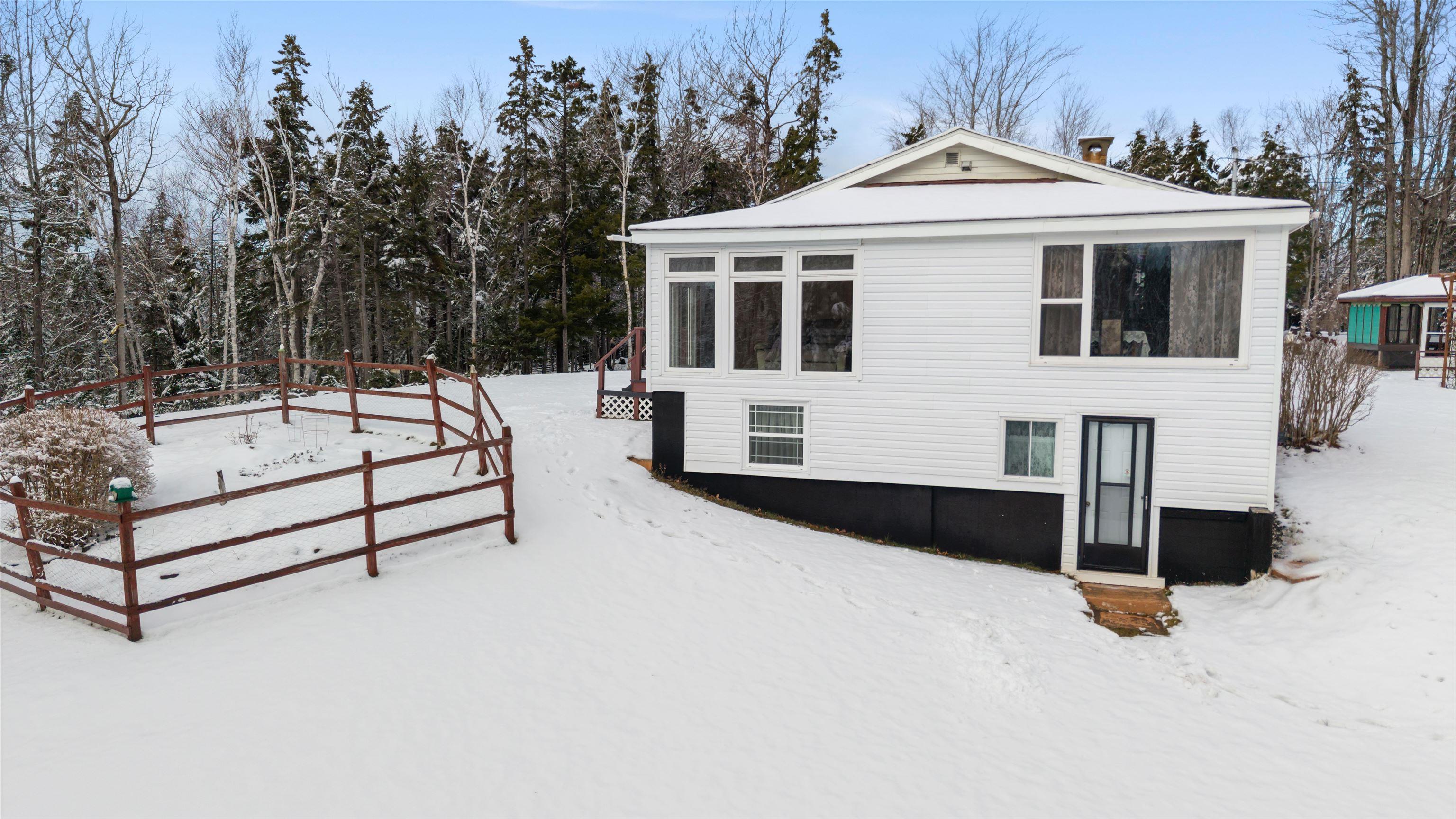 $325,000.00: 417 MacKenzie Road, Black Point