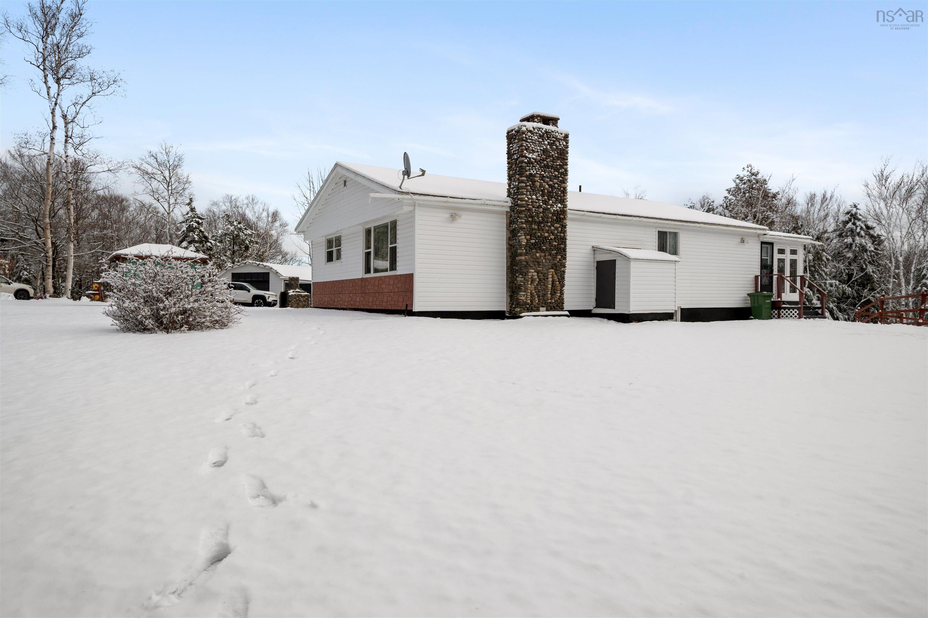 $325,000.00: 417 MacKenzie Road, Black Point